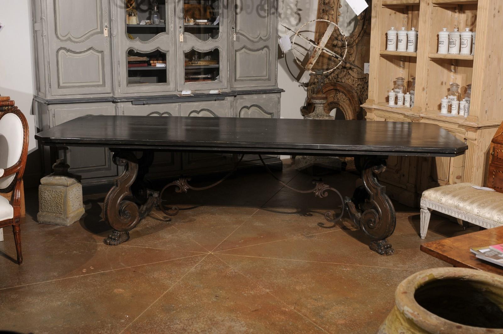 Italian 1920s Ebonized Walnut Dining Table with Carved S-Scroll Legs on Paw Feet For Sale 7