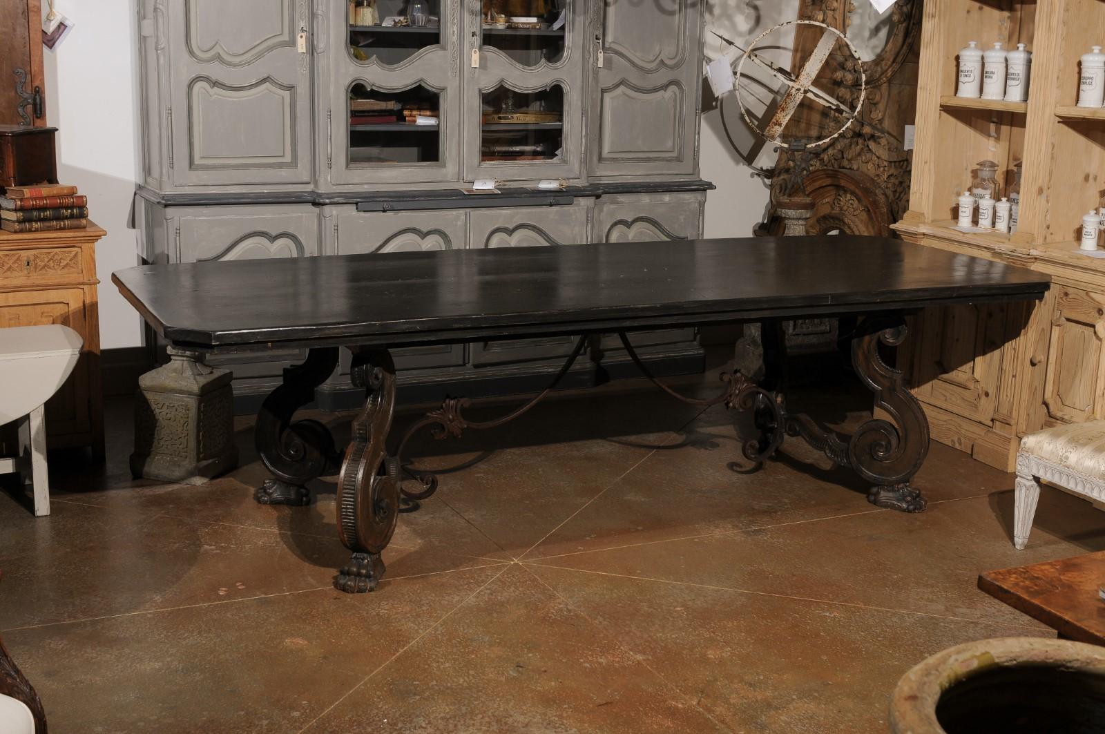 Italian 1920s Ebonized Walnut Dining Table with Carved S-Scroll Legs on Paw Feet For Sale 8