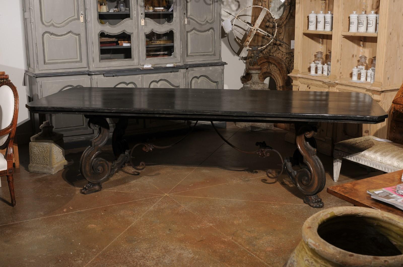 Italian 1920s Ebonized Walnut Dining Table with Carved S-Scroll Legs on Paw Feet For Sale 2
