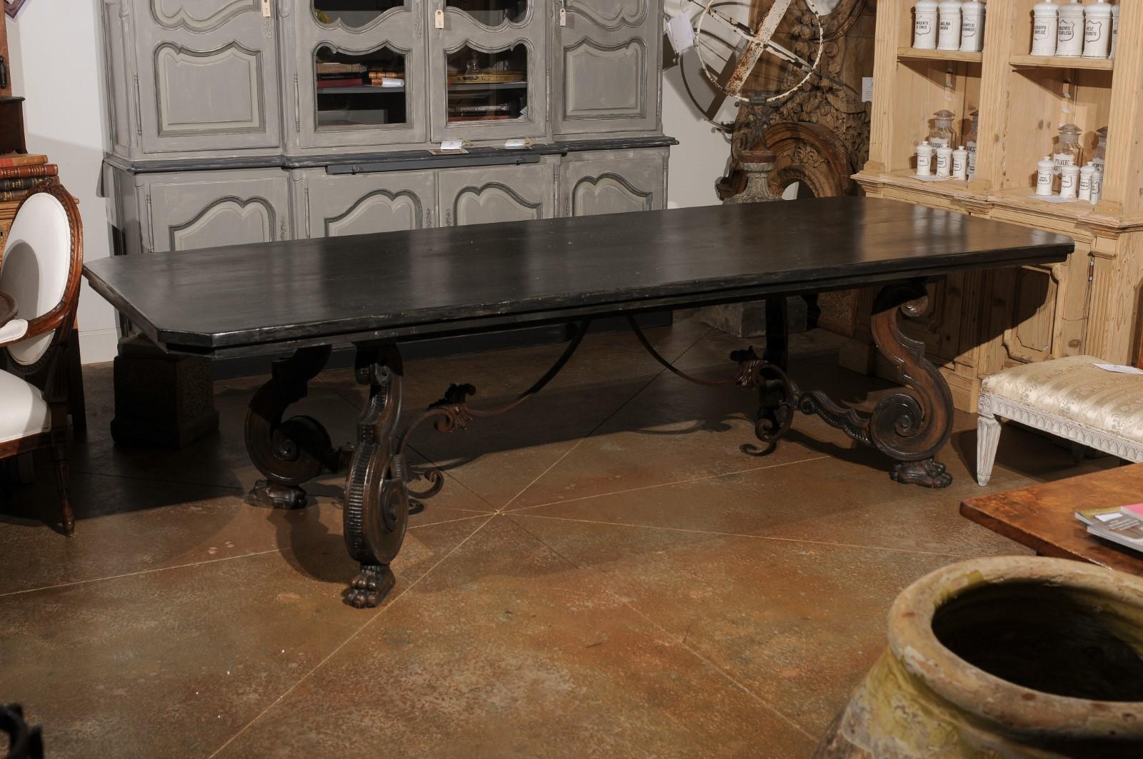 Italian 1920s Ebonized Walnut Dining Table with Carved S-Scroll Legs on Paw Feet For Sale 3