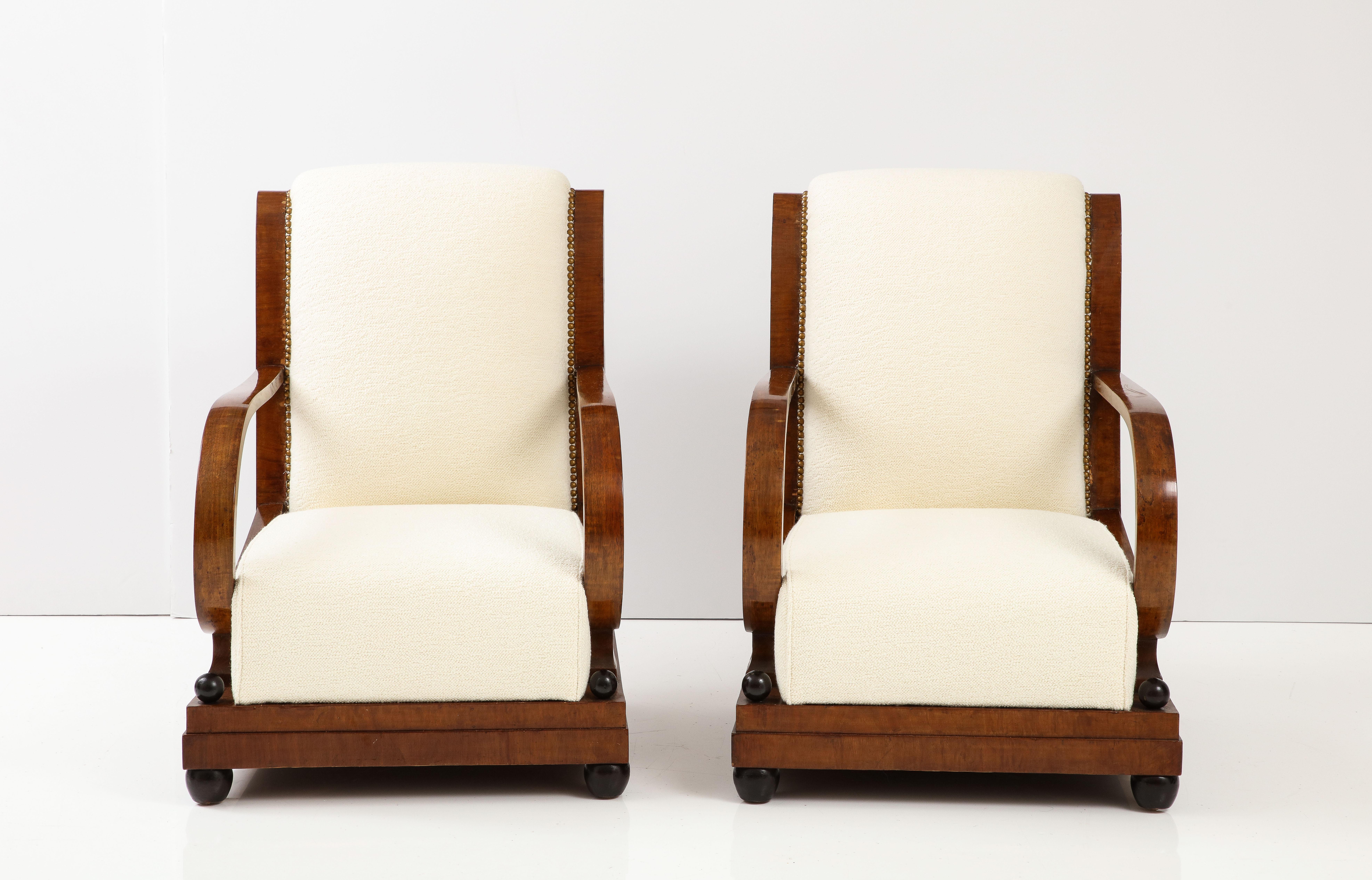 Italian 1920's Walnut Armchairs / Lounge Chairs with Foot Stools In Good Condition In New York, NY