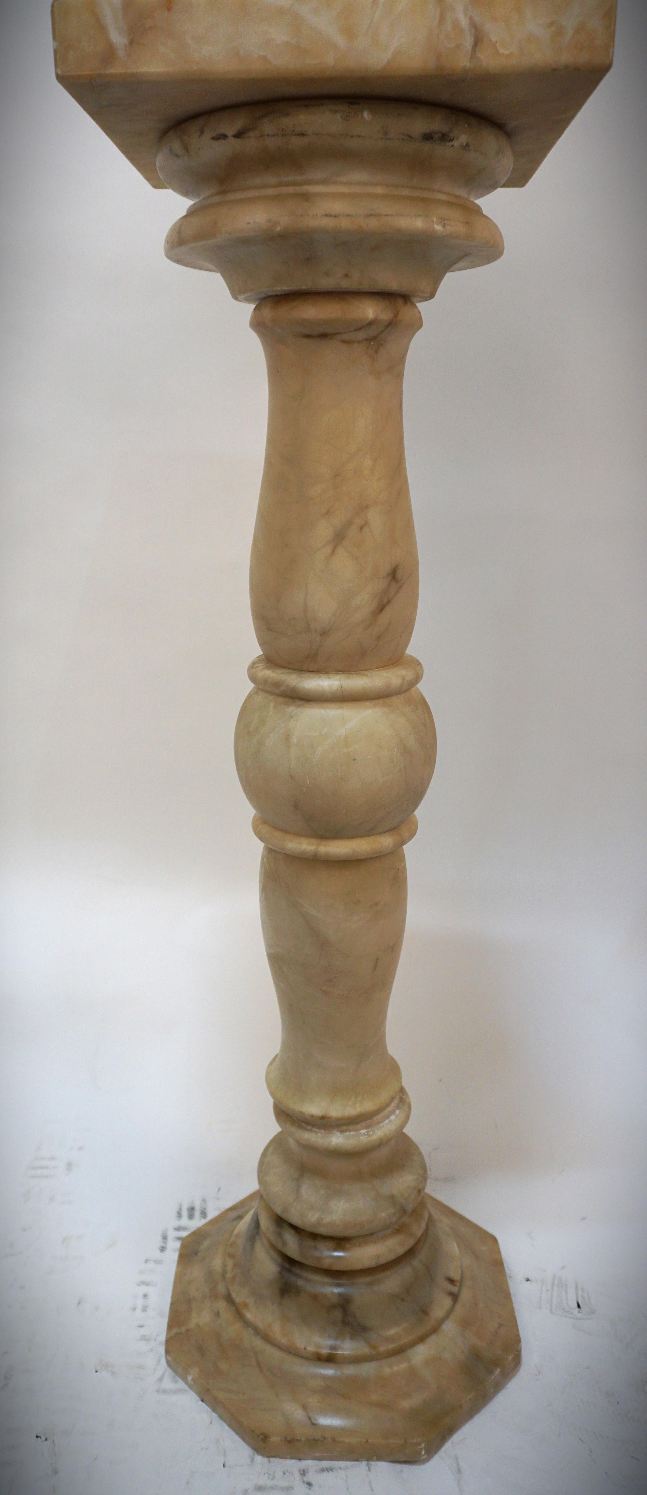Colonne italienne des années 1930 en albâtre de style Classic #3 en vente 3