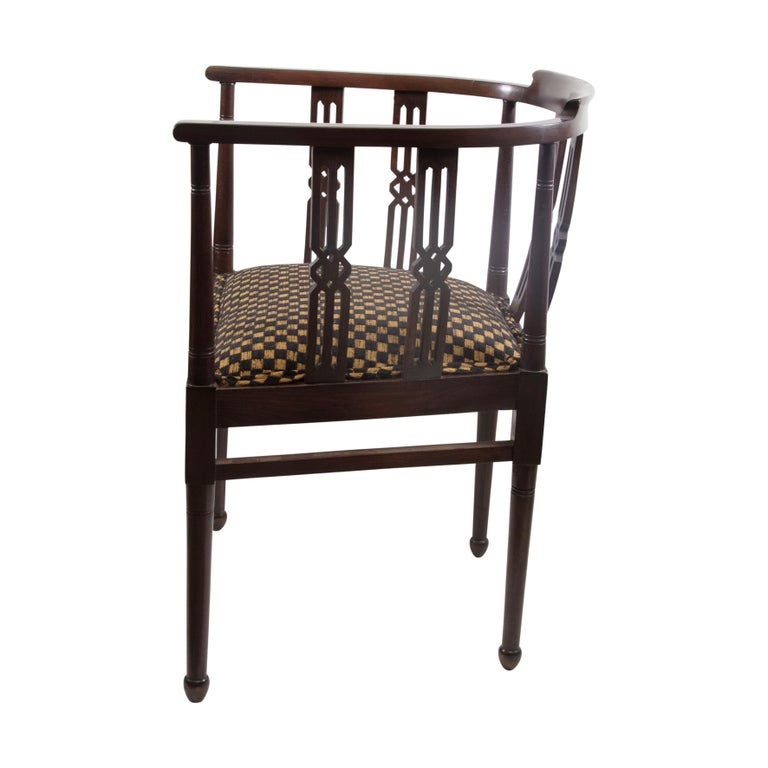 Italian 1930s Fine Pair Side Chairs Curved Back Dark Carved Wood with