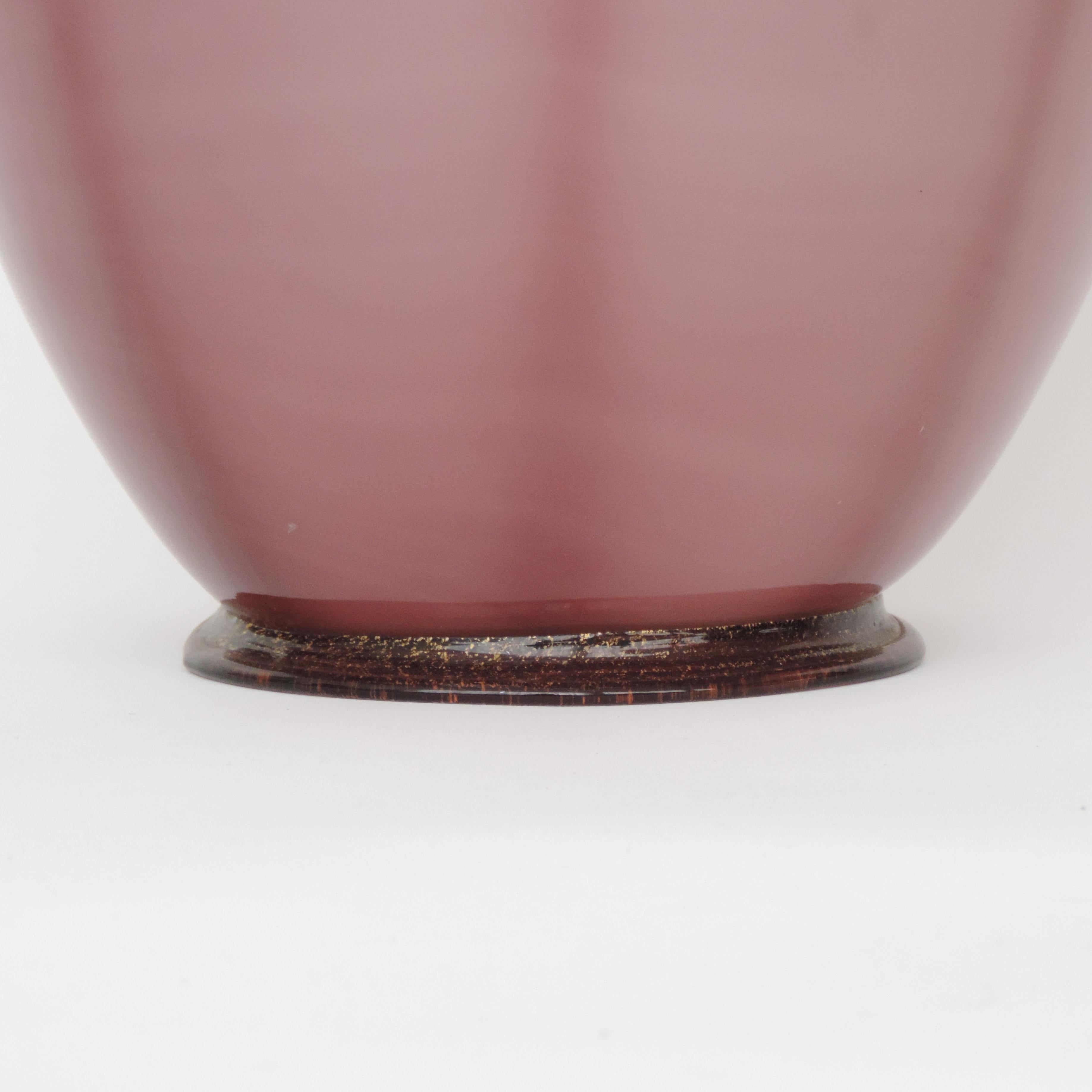 Mid-20th Century Italian 1930s Murano Glass Vase Attributed to Vittorio Zecchin For Sale