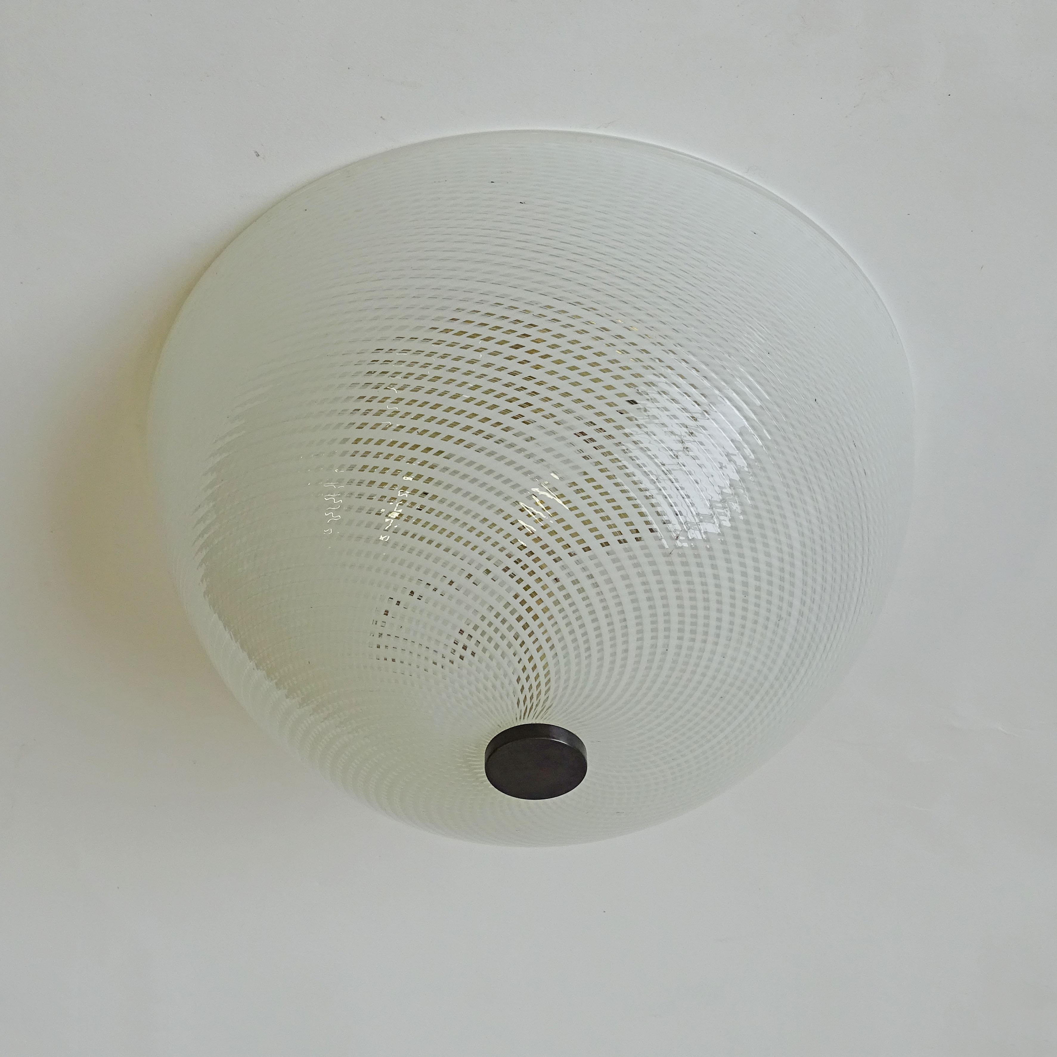 Italian 1930s Murano Reticello Glass Flush Mount Light attributed to Venini In Good Condition For Sale In Milan, IT