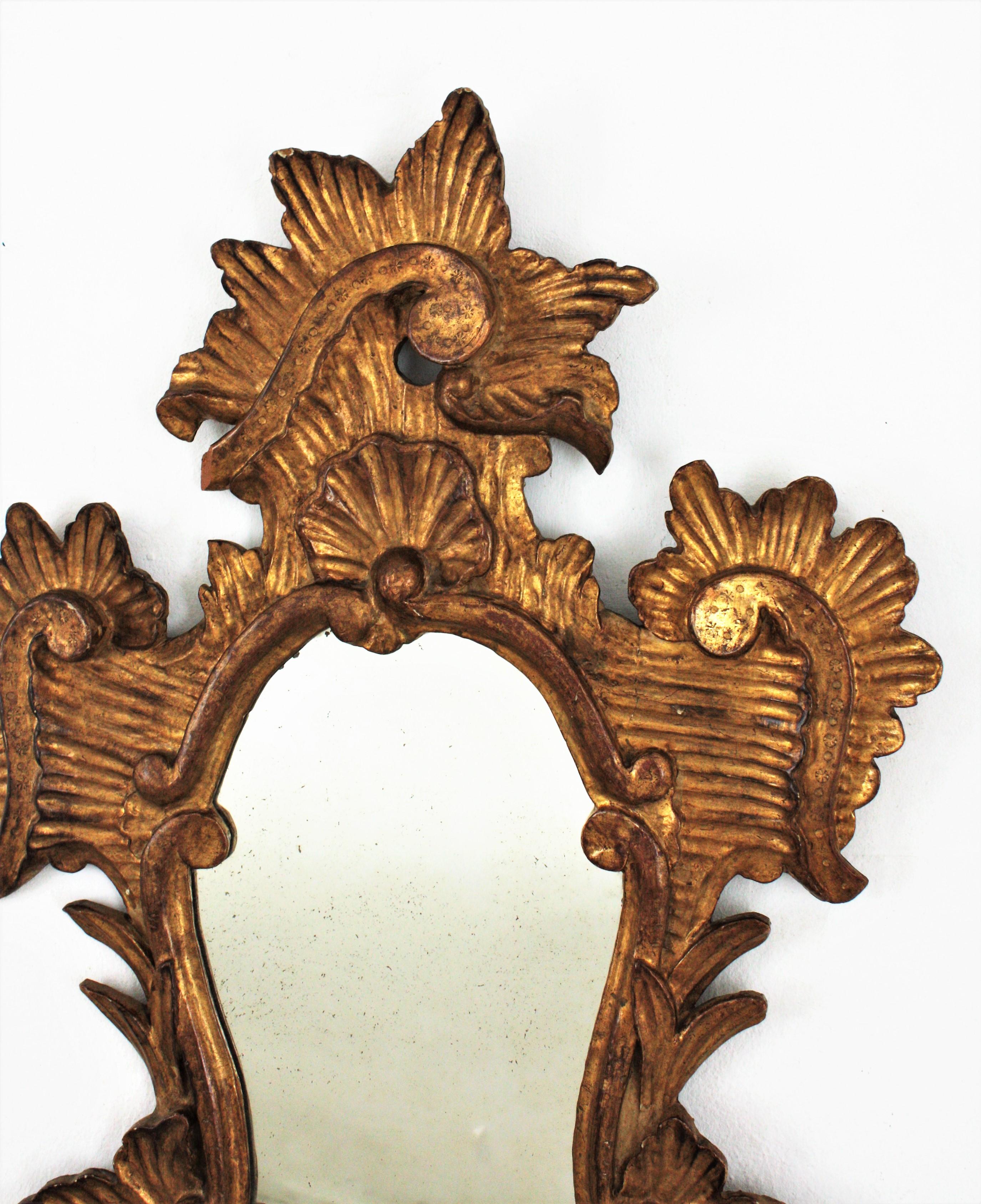 Rococo Miroir italien rococo en bois doré en vente