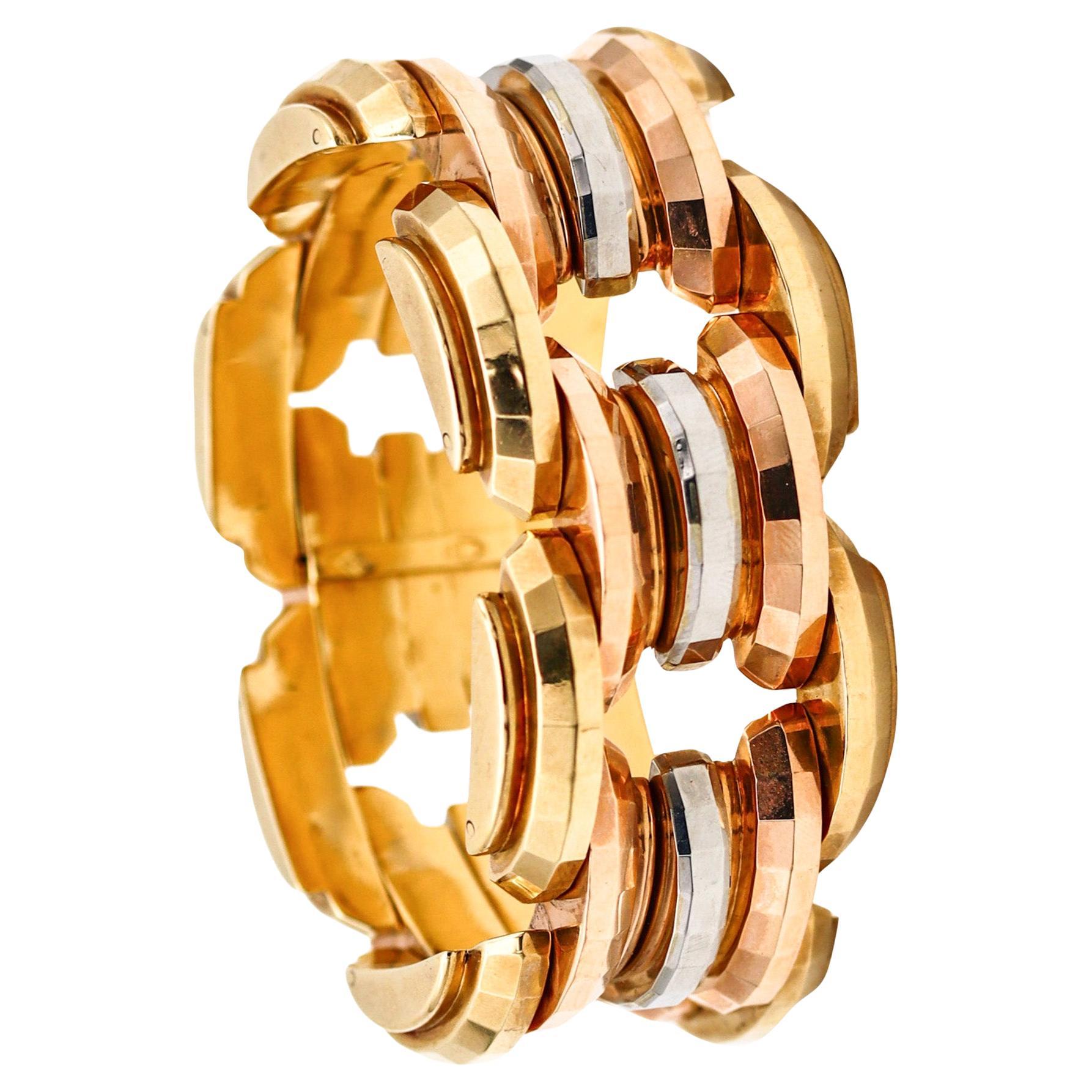 Italian 1934 Art Deco Geometric Faceted Bracelet In Three Colors Of 18Kt Gold