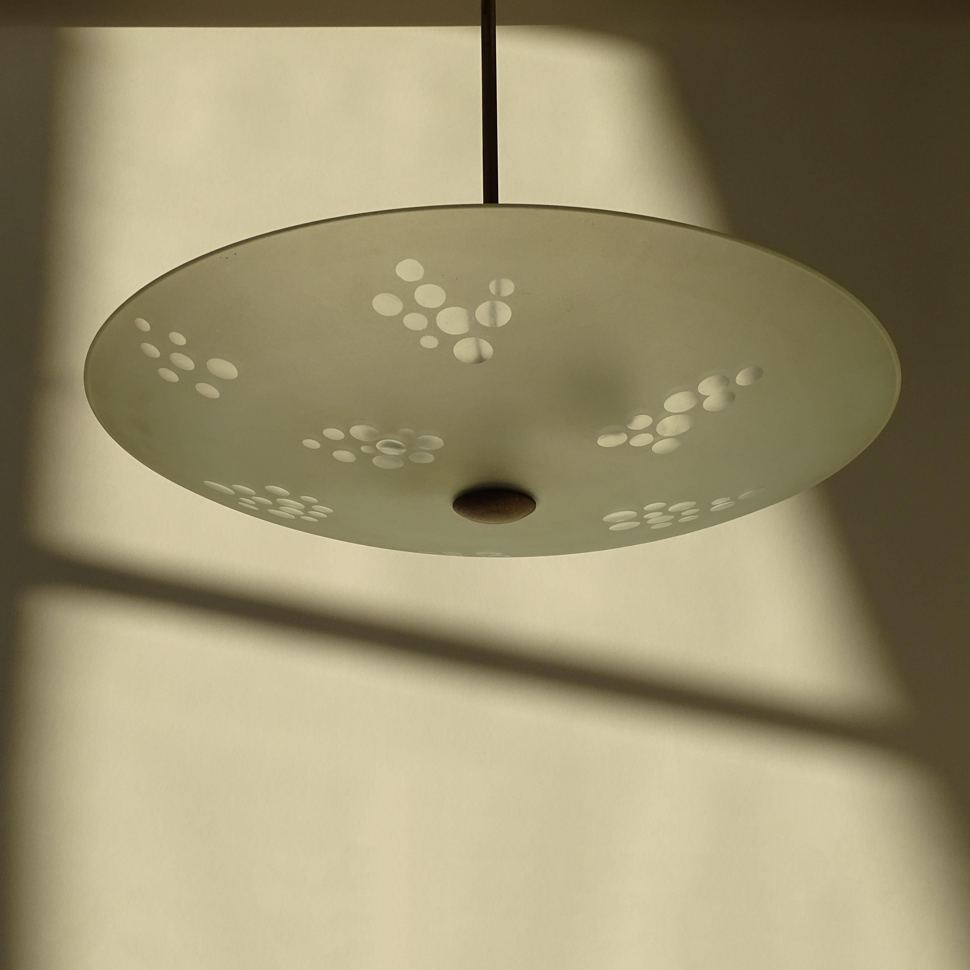 Lampada da soffitto italiana degli anni '40 in vetro acidato 