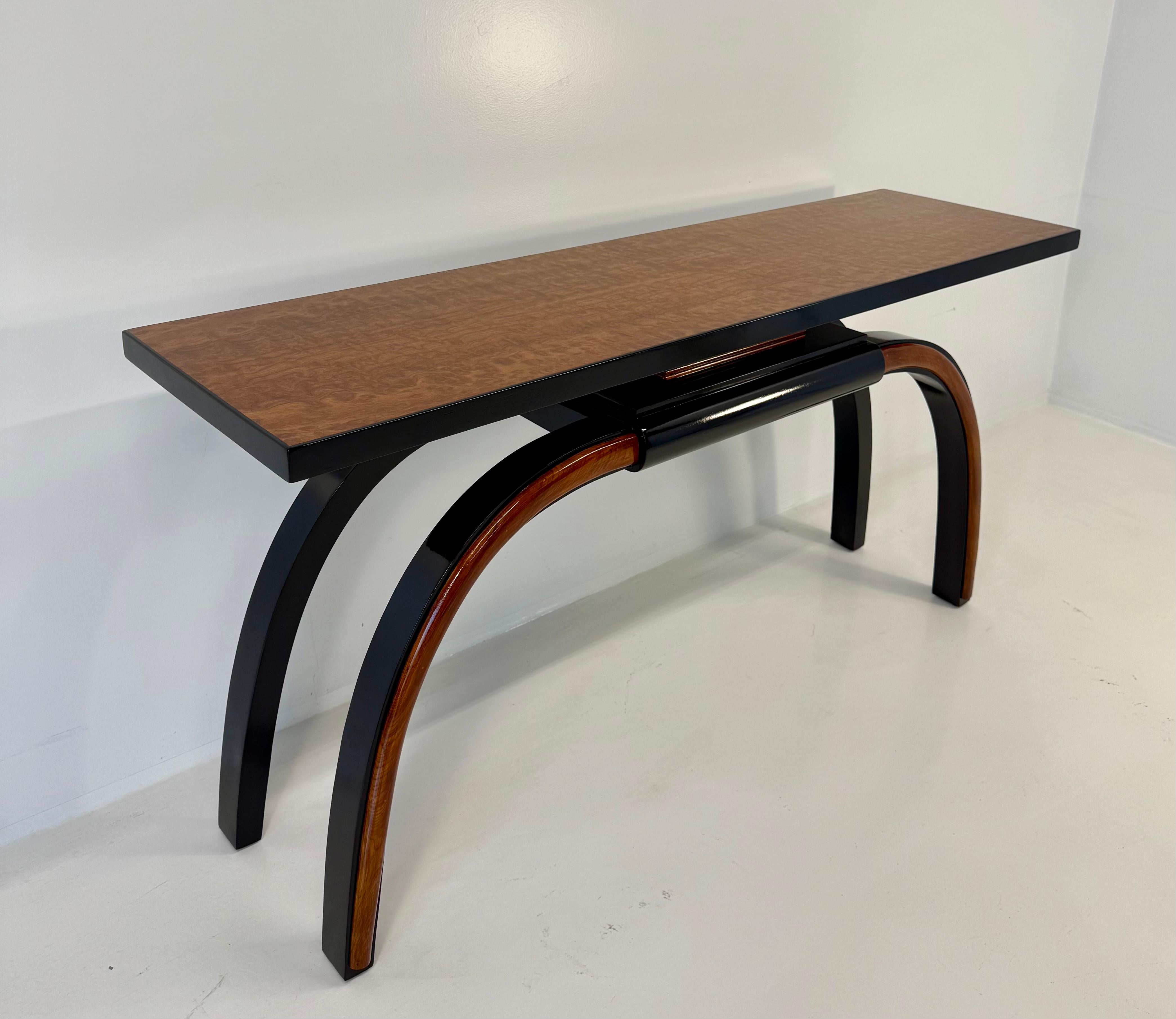 Italian 1940s Art Deco Console in Black Lacquer, Walnut and Maple Burl For Sale 2