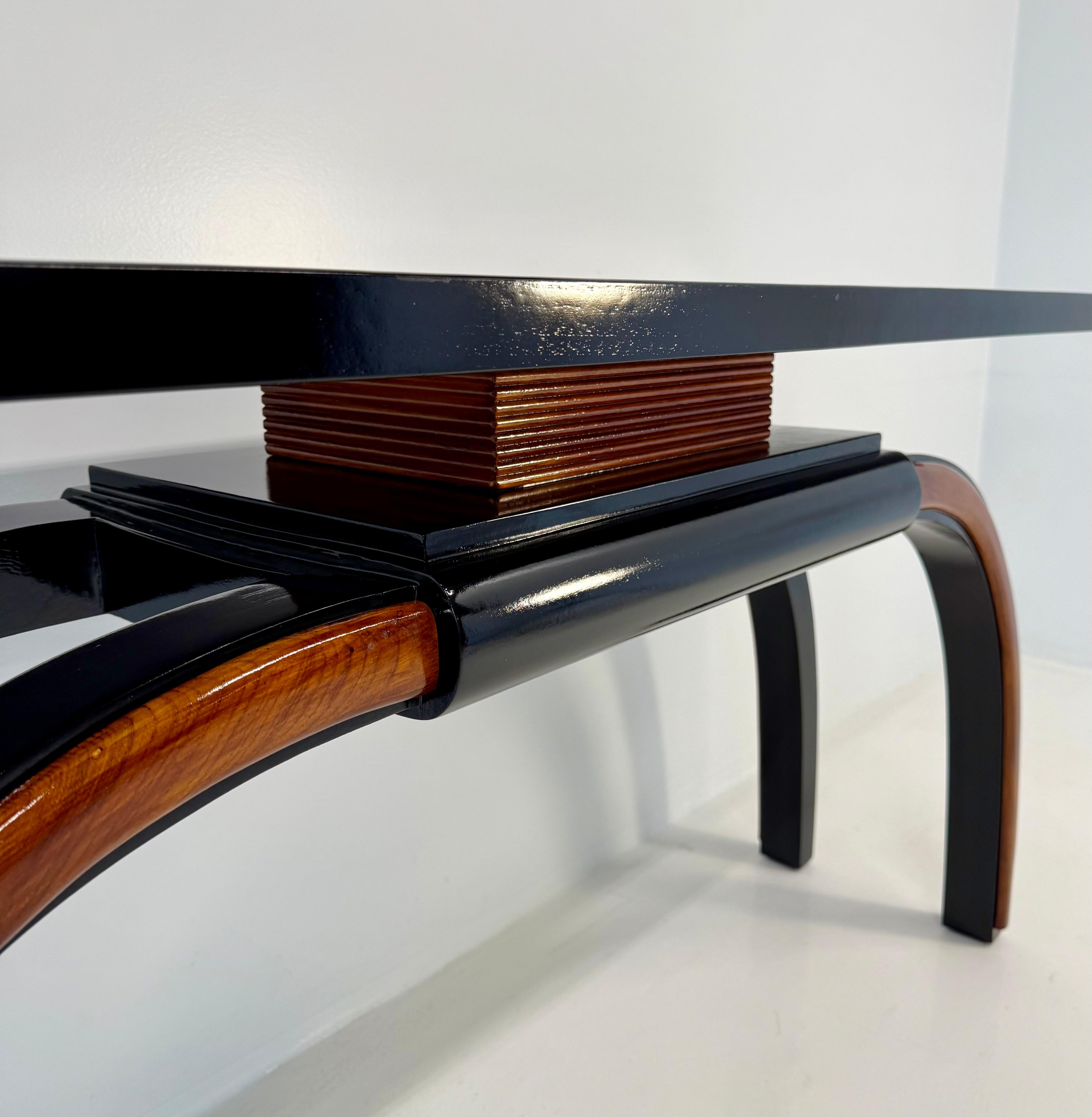 Italian 1940s Art Deco Console in Black Lacquer, Walnut and Maple Burl For Sale 4