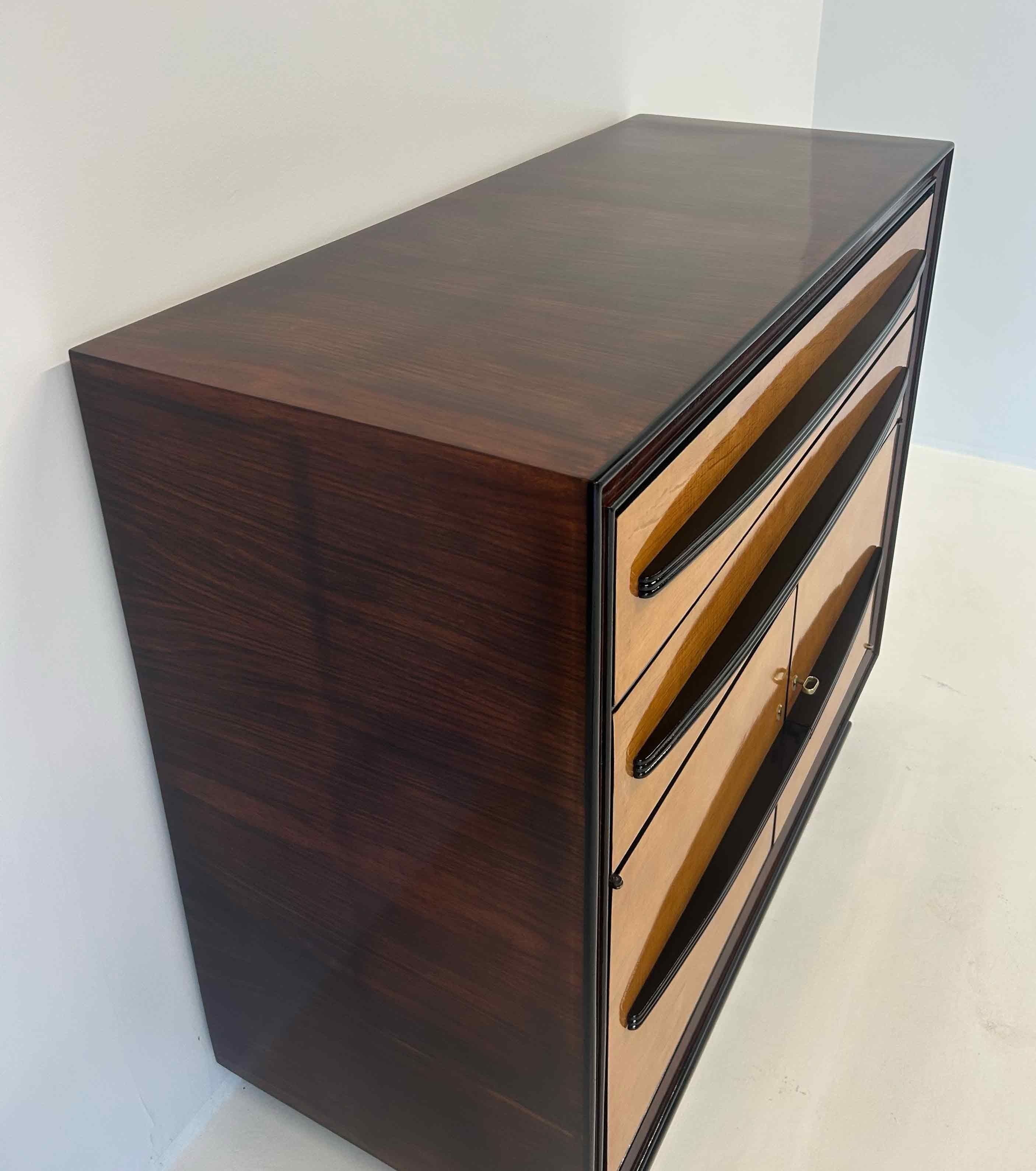 Commode italienne Art déco des années 1940 en érable et Wood noir ébonisé, Att. Borsani en vente 1