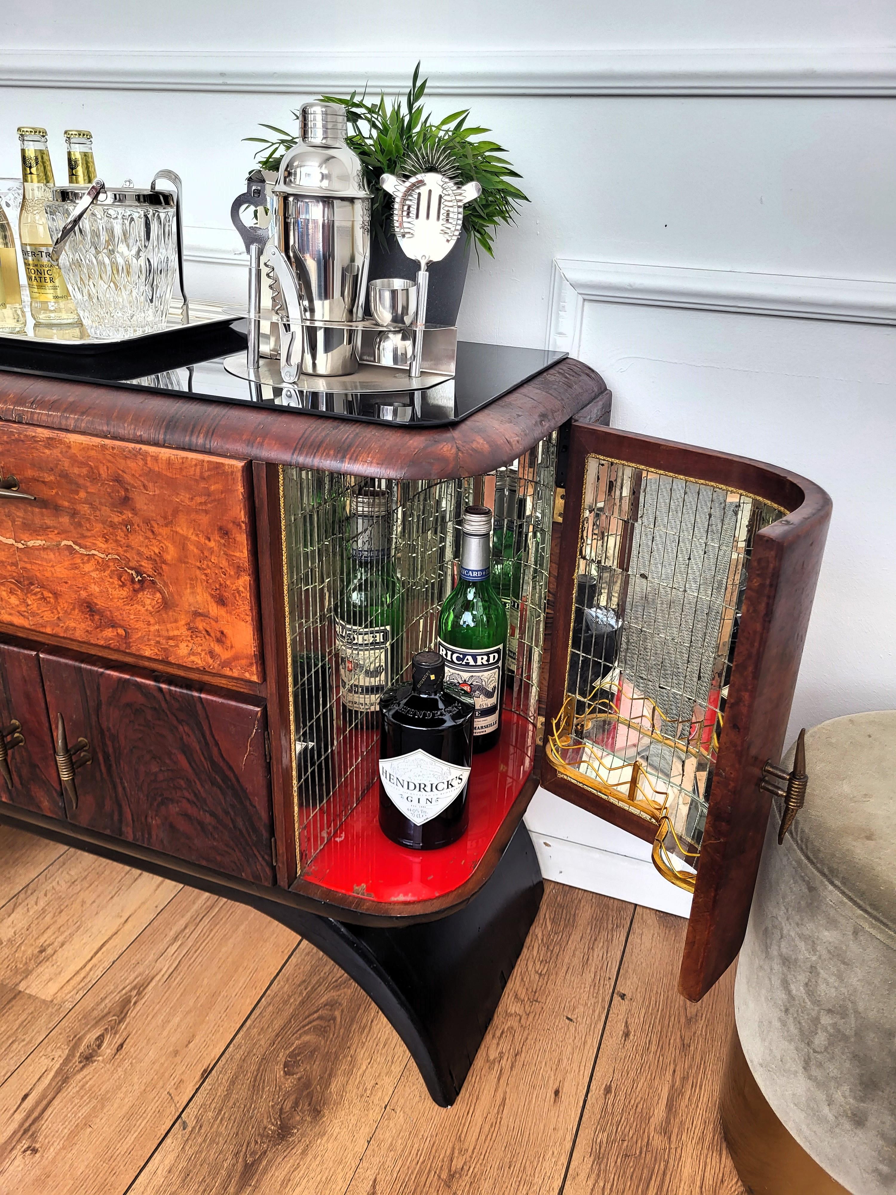 Italian 1940s Art Deco Mid-Century Walnut Burl and Mirror Mosaic Dry Bar Cabinet In Good Condition In Carimate, Como