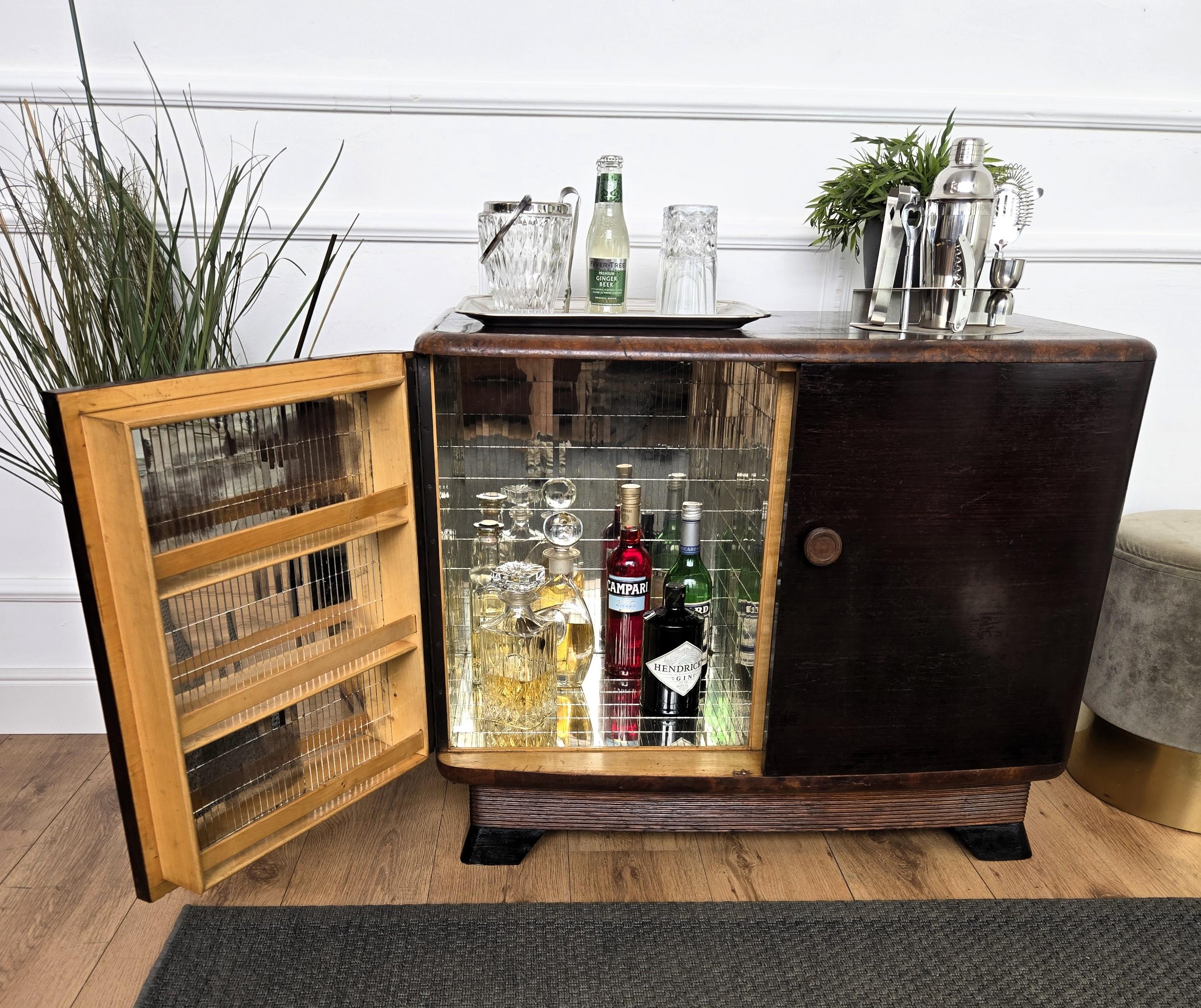 20th Century Italian 1940s Art Deco Mid-Century Walnut Burl and Mirror Mosaic Dry Bar Cabinet For Sale