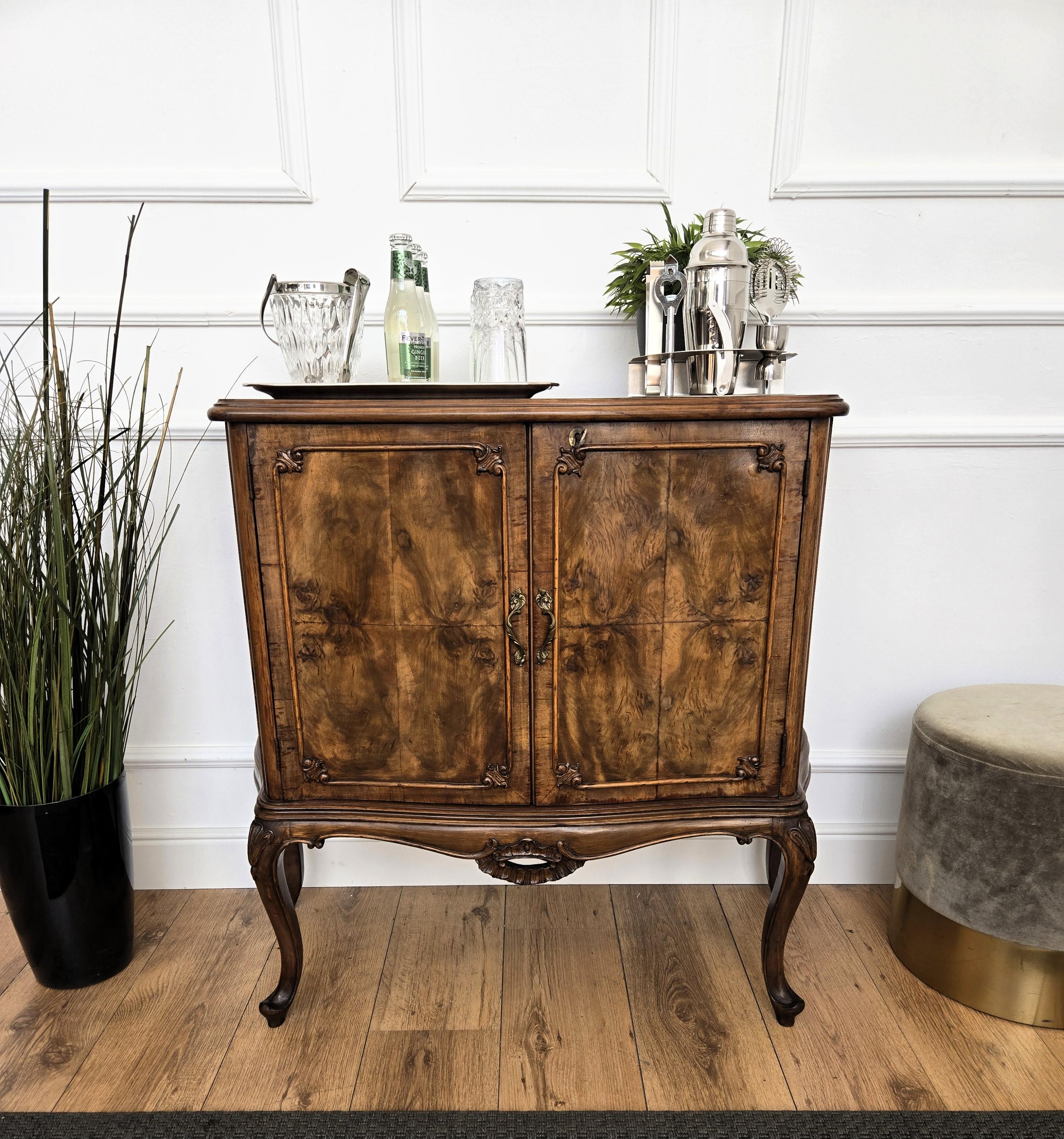 Brass Italian 1940s Art Deco Mid-Century Walnut Burl and Mirror Mosaic Dry Bar Cabinet For Sale