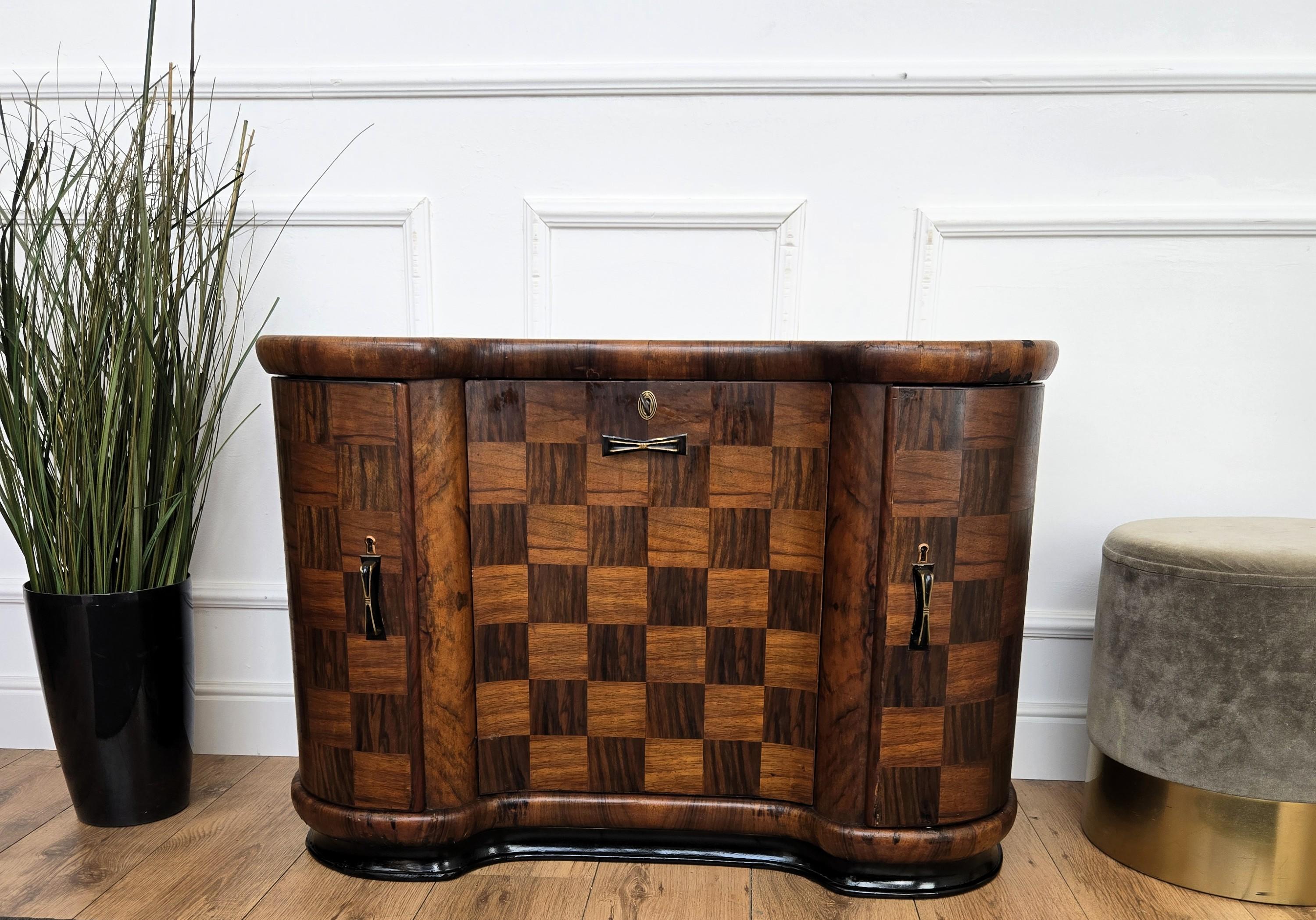 Italian 1940s Art Deco Mid-Century Walnut Burl and Mirror Mosaic Dry Bar Cabinet For Sale 1