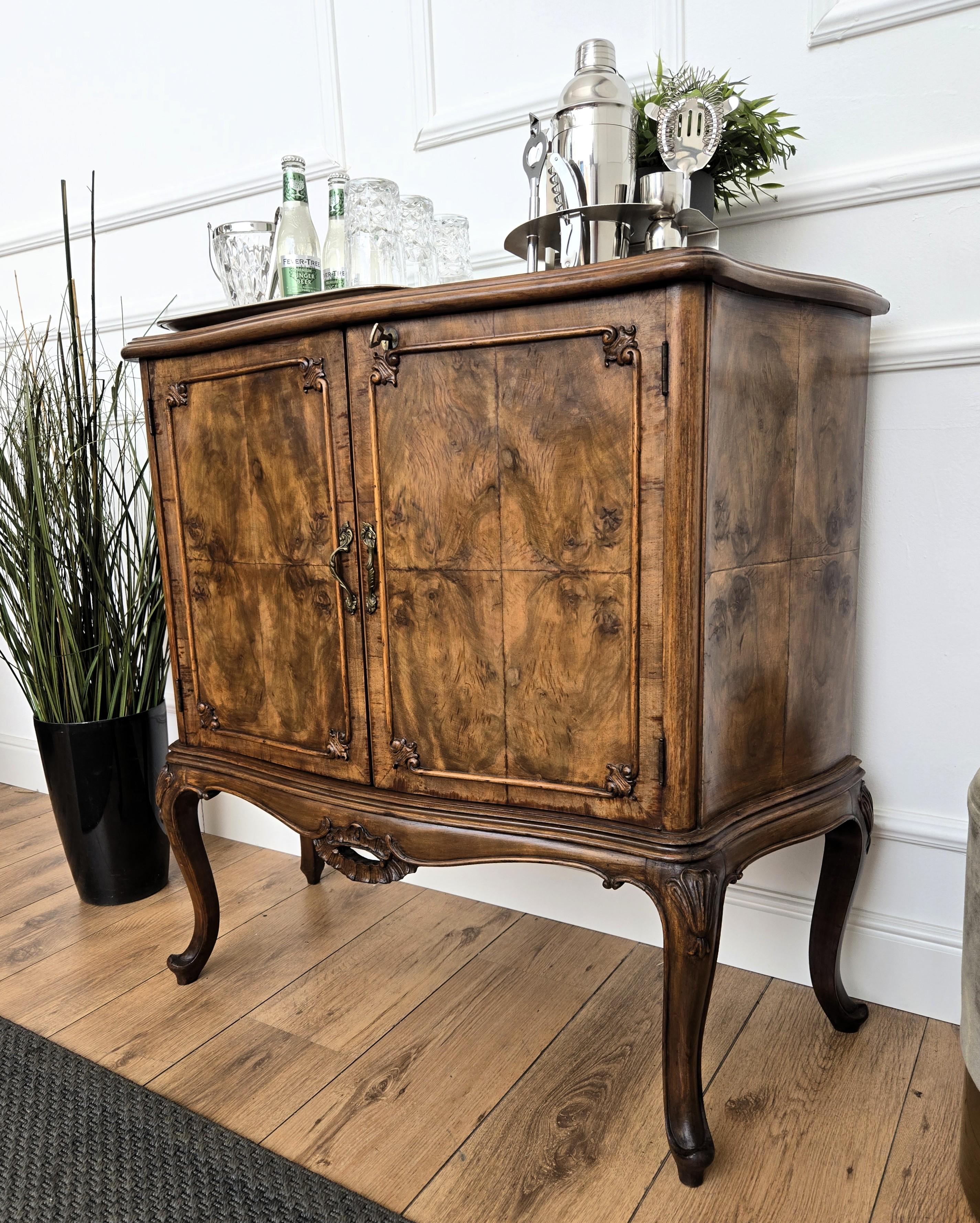 Italian 1940s Art Deco Mid-Century Walnut Burl and Mirror Mosaic Dry Bar Cabinet For Sale 1