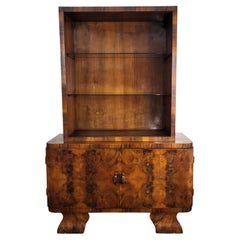 Vitrine italienne 1940s Art Deco Mid-Century Walnut Burl Wood Dry Bar Cabinet
