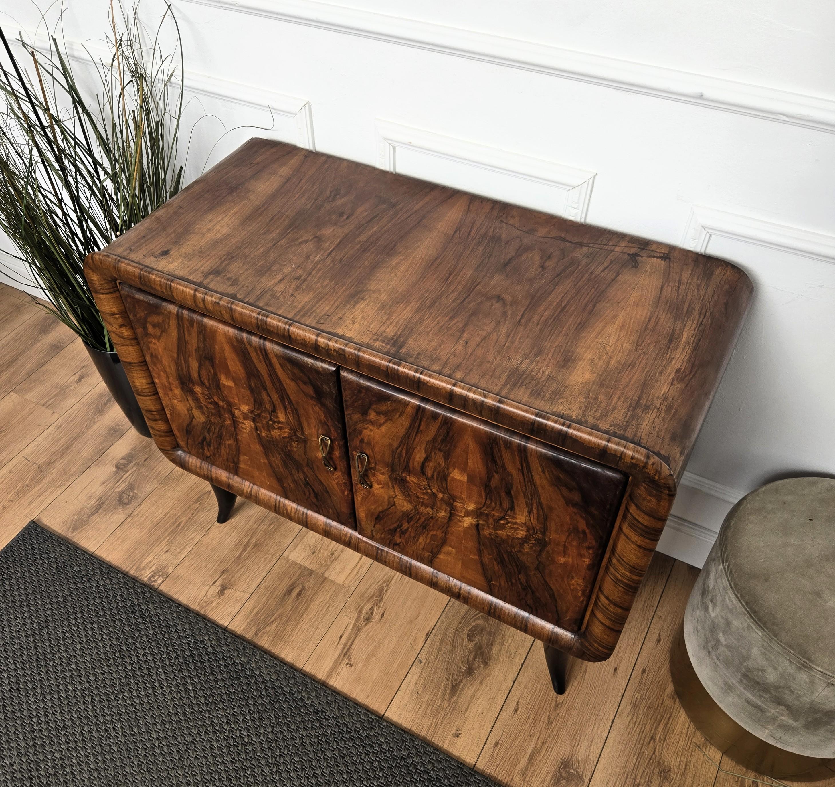 Mueble Bar Seco Italiano Art Decó de 1940 Burl de Nogal y Mosaico de Espejos en venta 3
