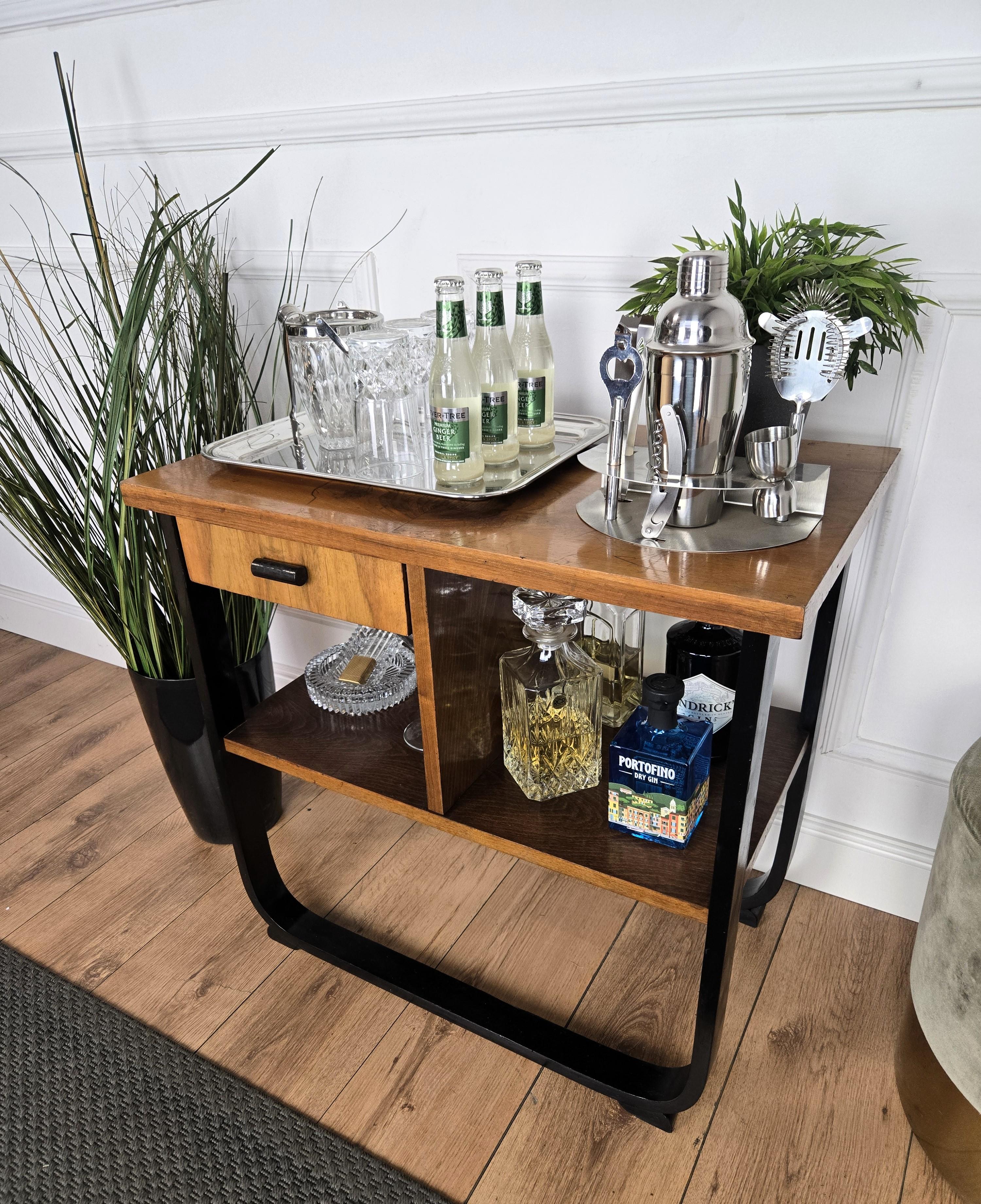 Italian 1940s Art Deco Midcentury Walnut Burl Dry Bar Cabinet Art Decó en venta