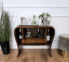 Cabinet da cocktail a cascata in legno di noce del Midcentury Art Deco italiano degli anni '40