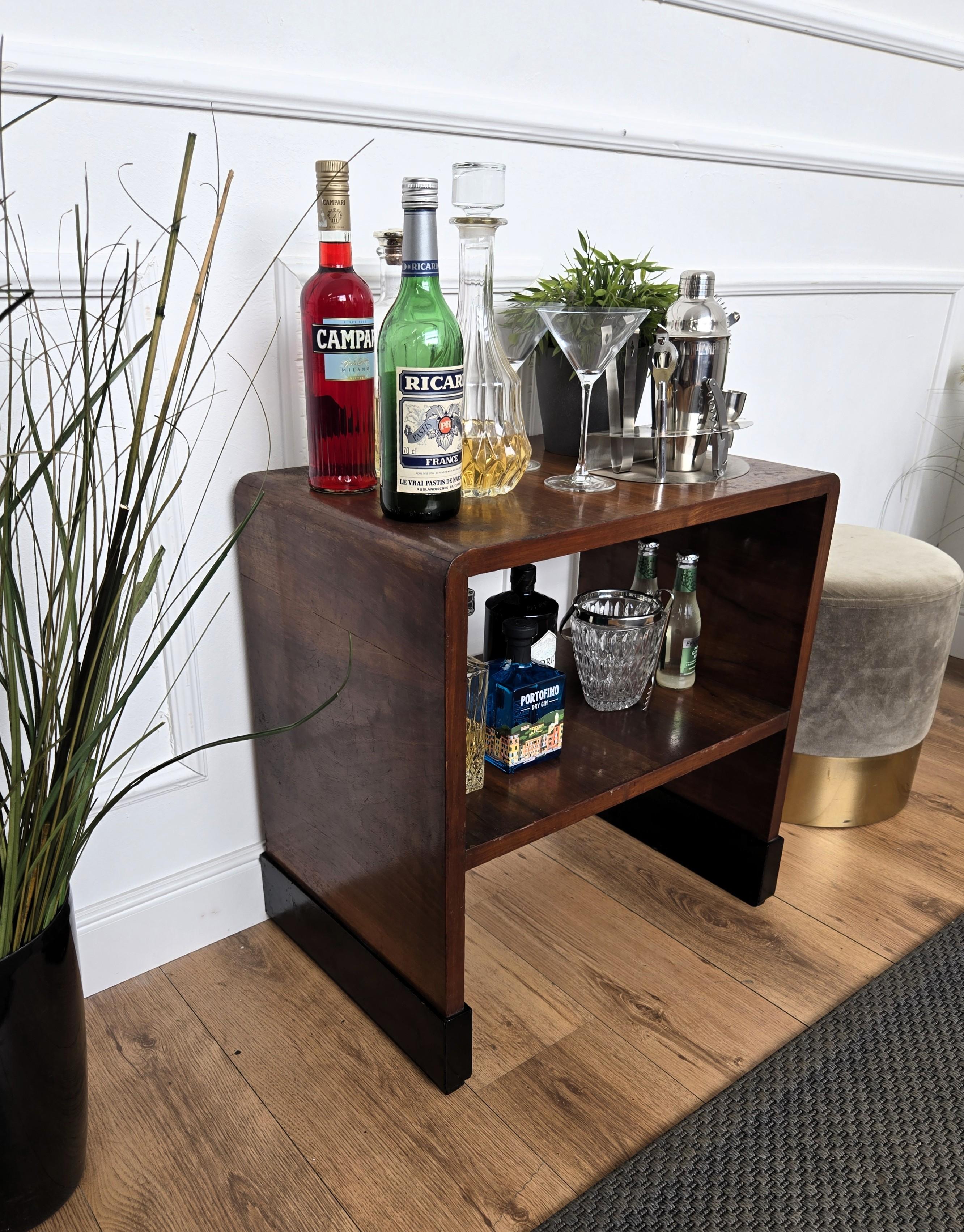 Art déco Table à cocktail italienne 1940s Art Deco Midcentury Bar Side en bois en vente