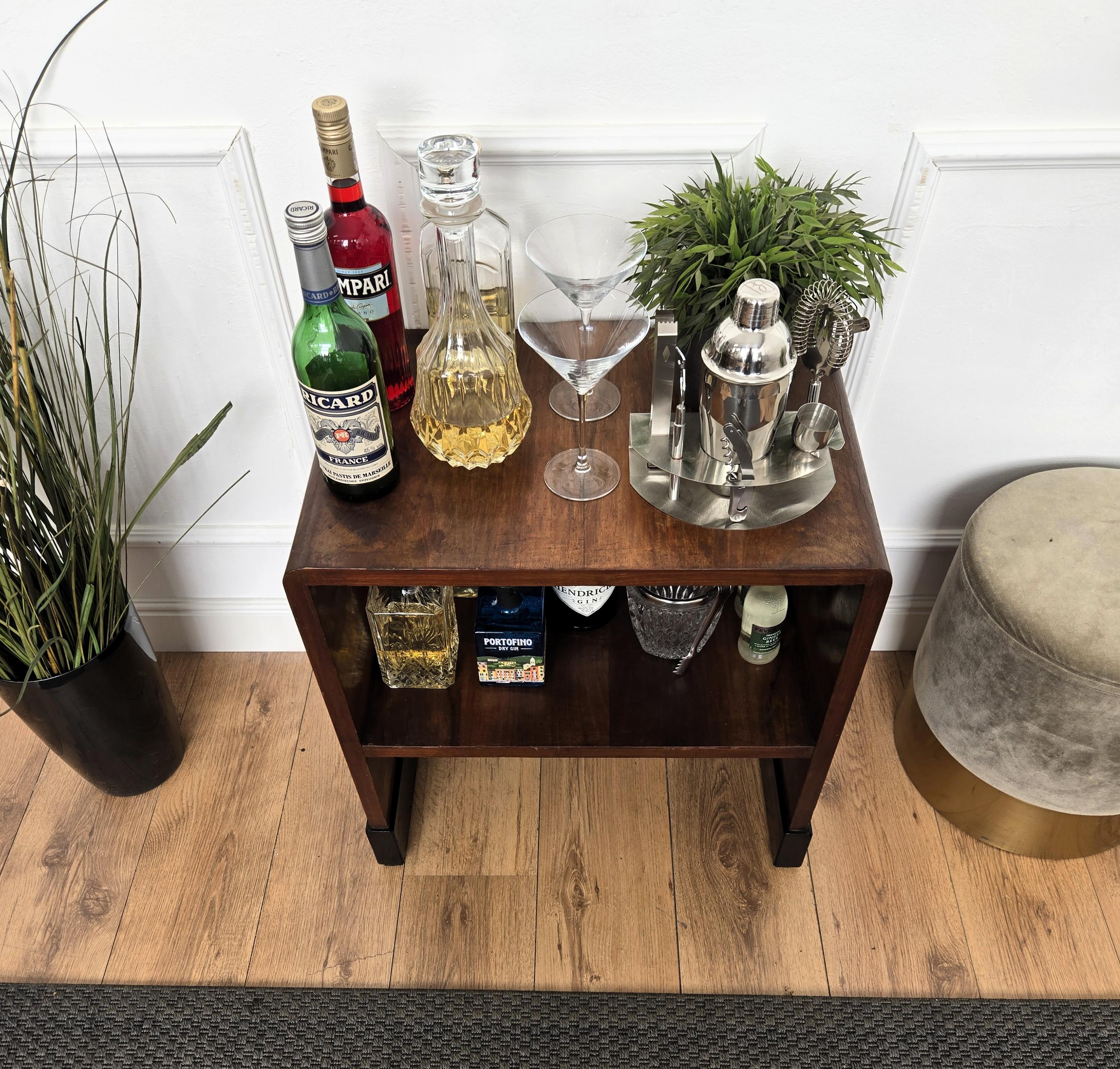 Table à cocktail italienne 1940s Art Deco Midcentury Bar Side en bois Bon état - En vente à Carimate, Como