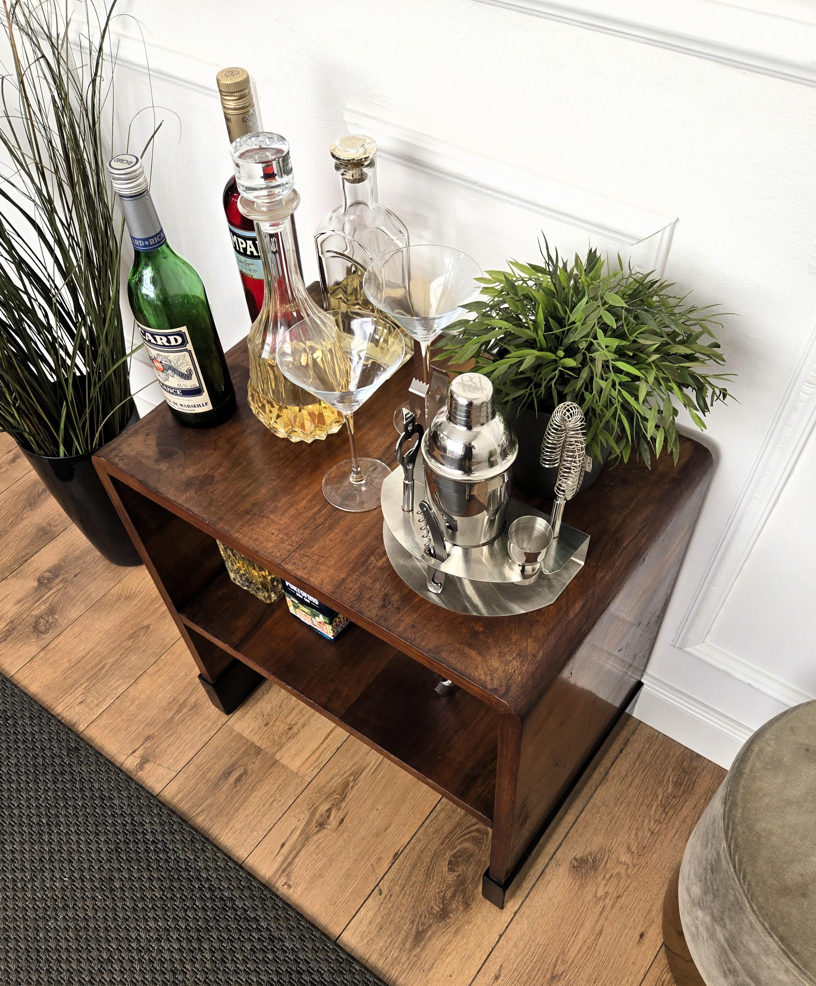 20ième siècle Table à cocktail italienne 1940s Art Deco Midcentury Bar Side en bois en vente