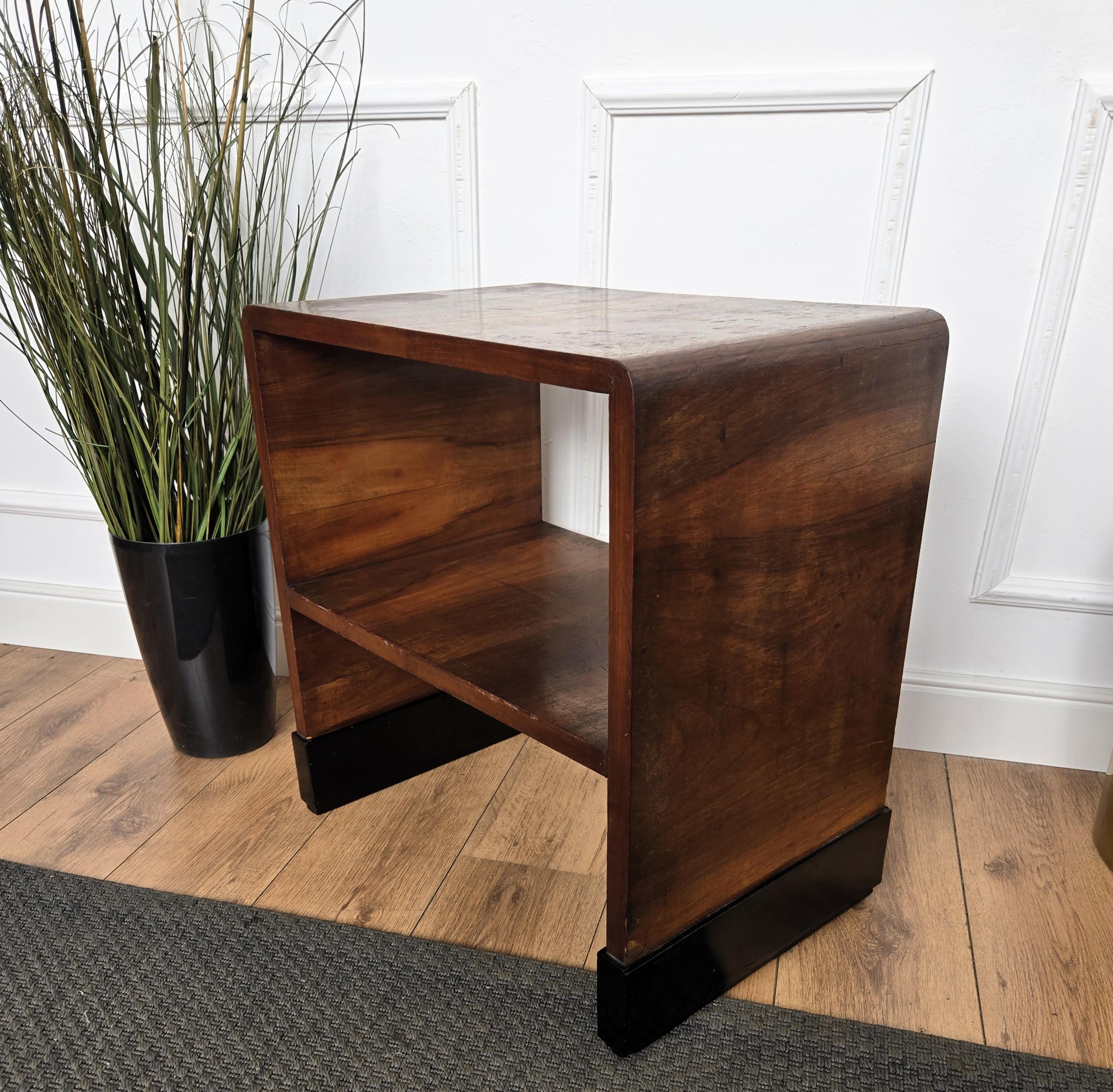 Table à cocktail italienne 1940s Art Deco Midcentury Bar Side en bois en vente 1