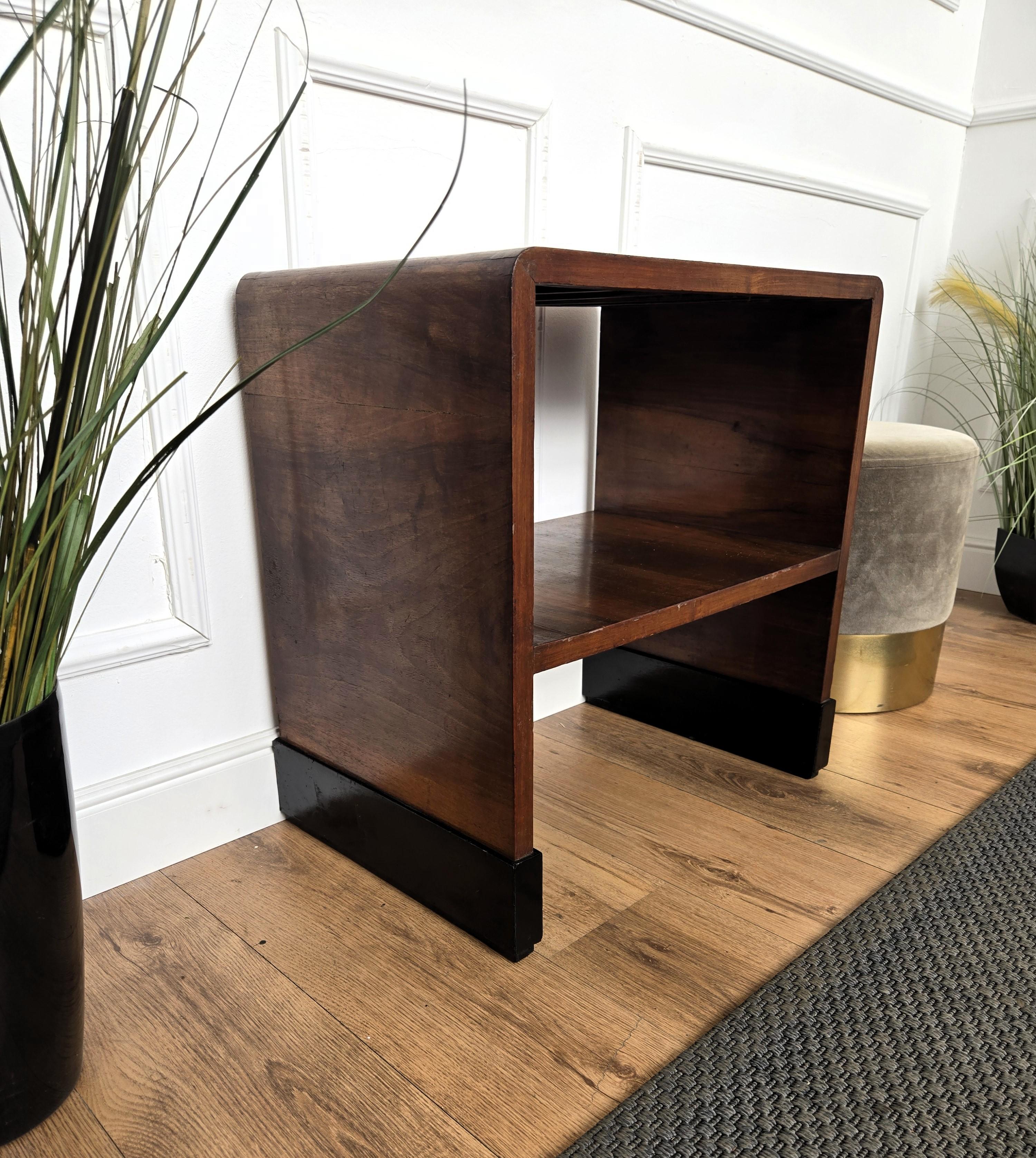 Table à cocktail italienne 1940s Art Deco Midcentury Bar Side en bois en vente 2