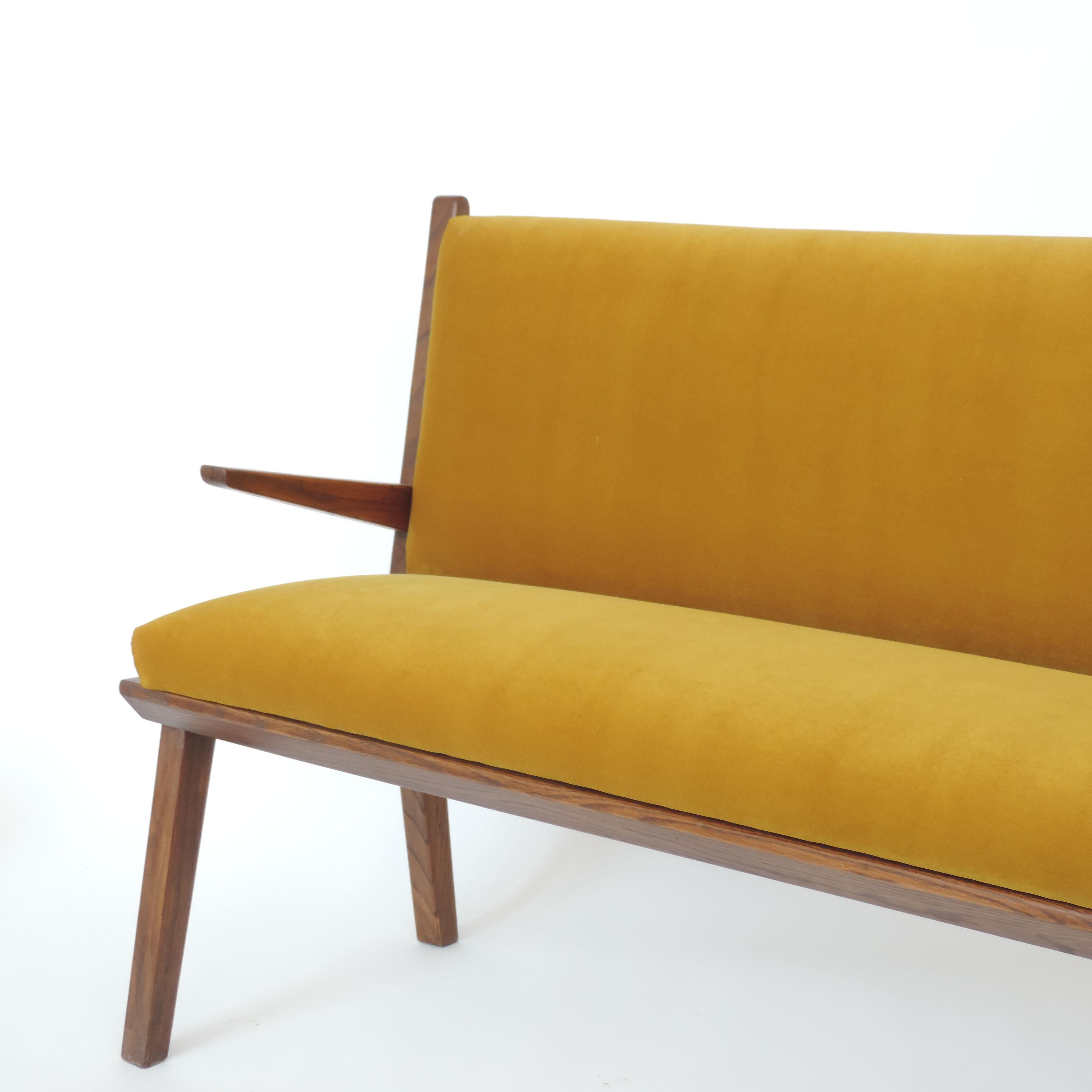 Mid-20th Century Italian 1940s Bench in Wood and Yellow Velvet Upholstery For Sale