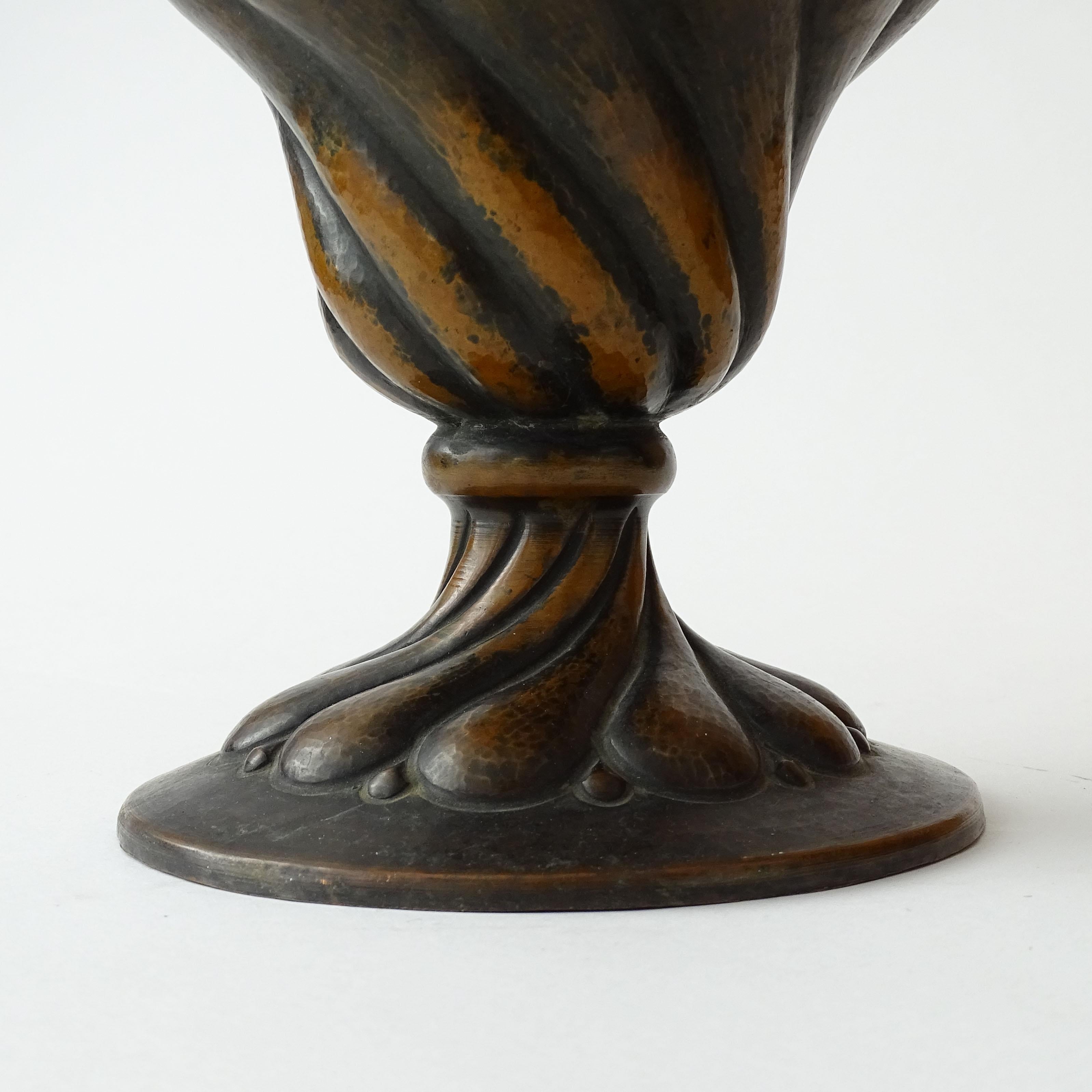 Mid-20th Century Italian 1940s Classical Twirl Copper Vase For Sale