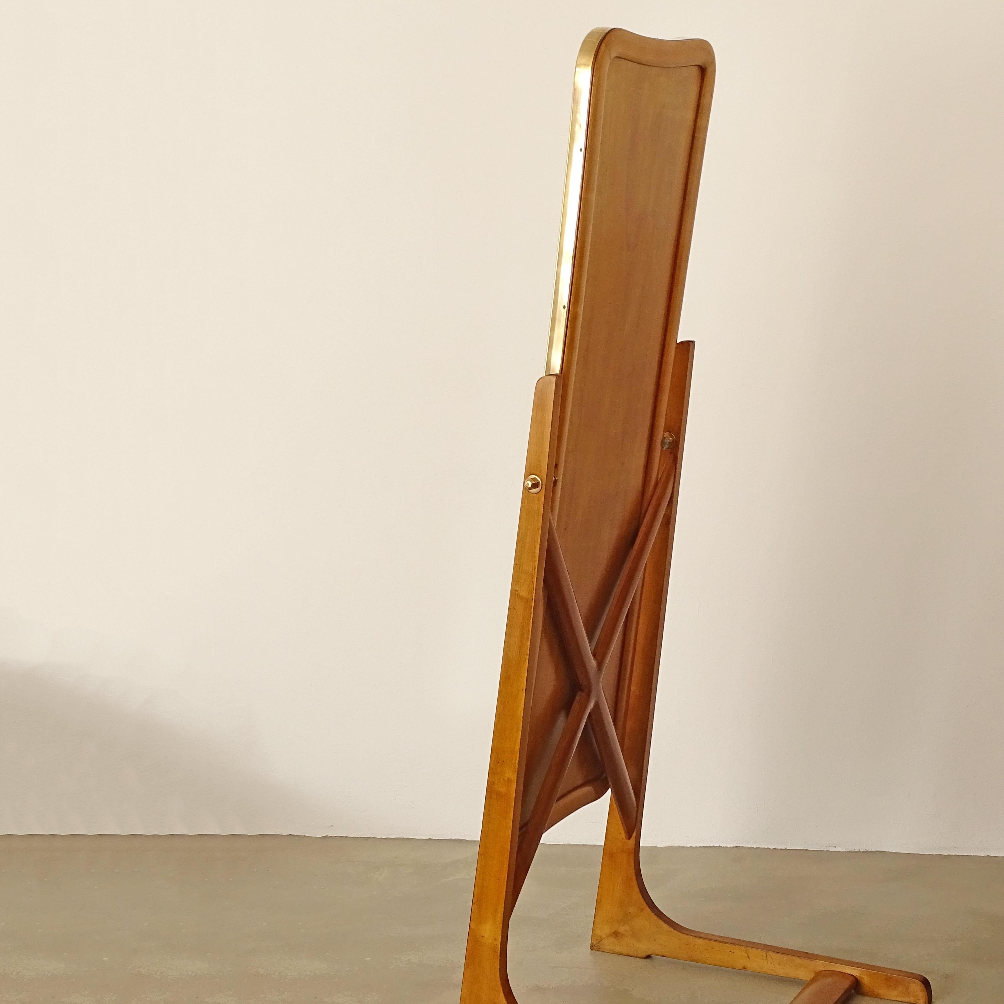 Miroir de sol italien des années 1940 dans un cadre en bois et en laiton magnifiquement travaillé. en vente 5