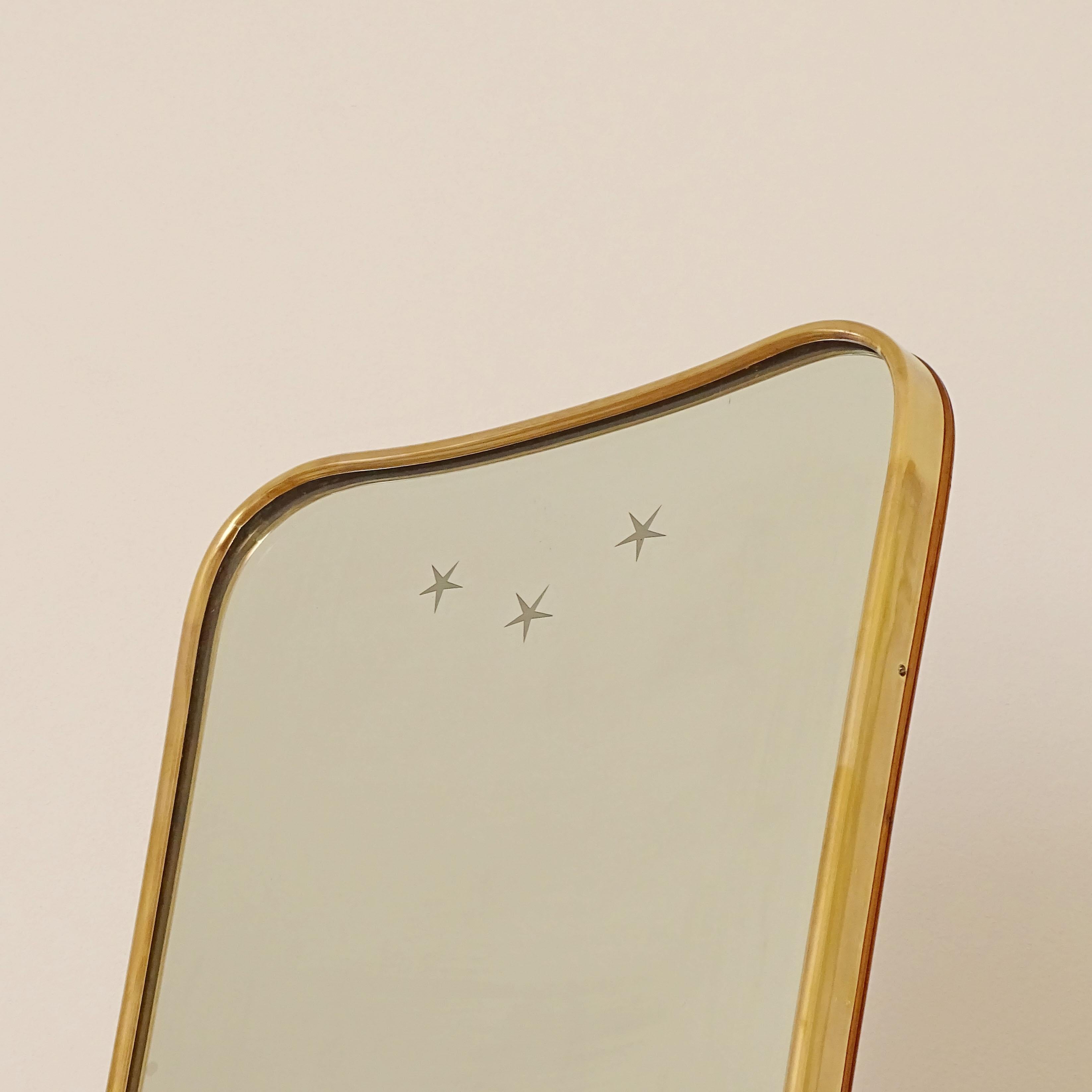 Miroir de sol italien des années 1940 dans un cadre en bois et en laiton magnifiquement travaillé. en vente 6