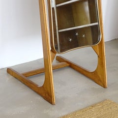 Italian 1940s Floor Mirror in Beautifully Crafted Wood and Brass Frame.