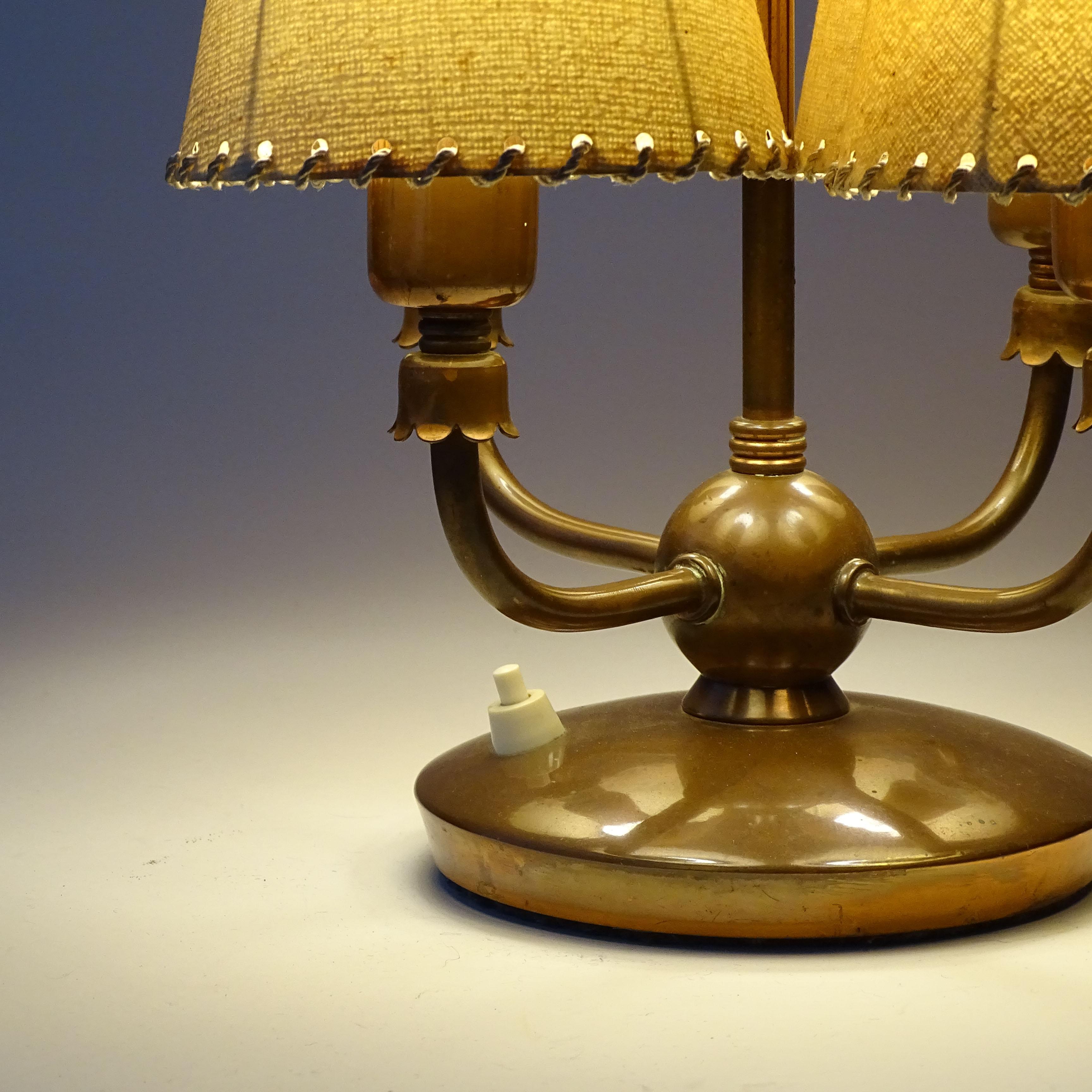 Italienische 1940er Vier Lights  Tischlampe aus Kupfer im Angebot 6