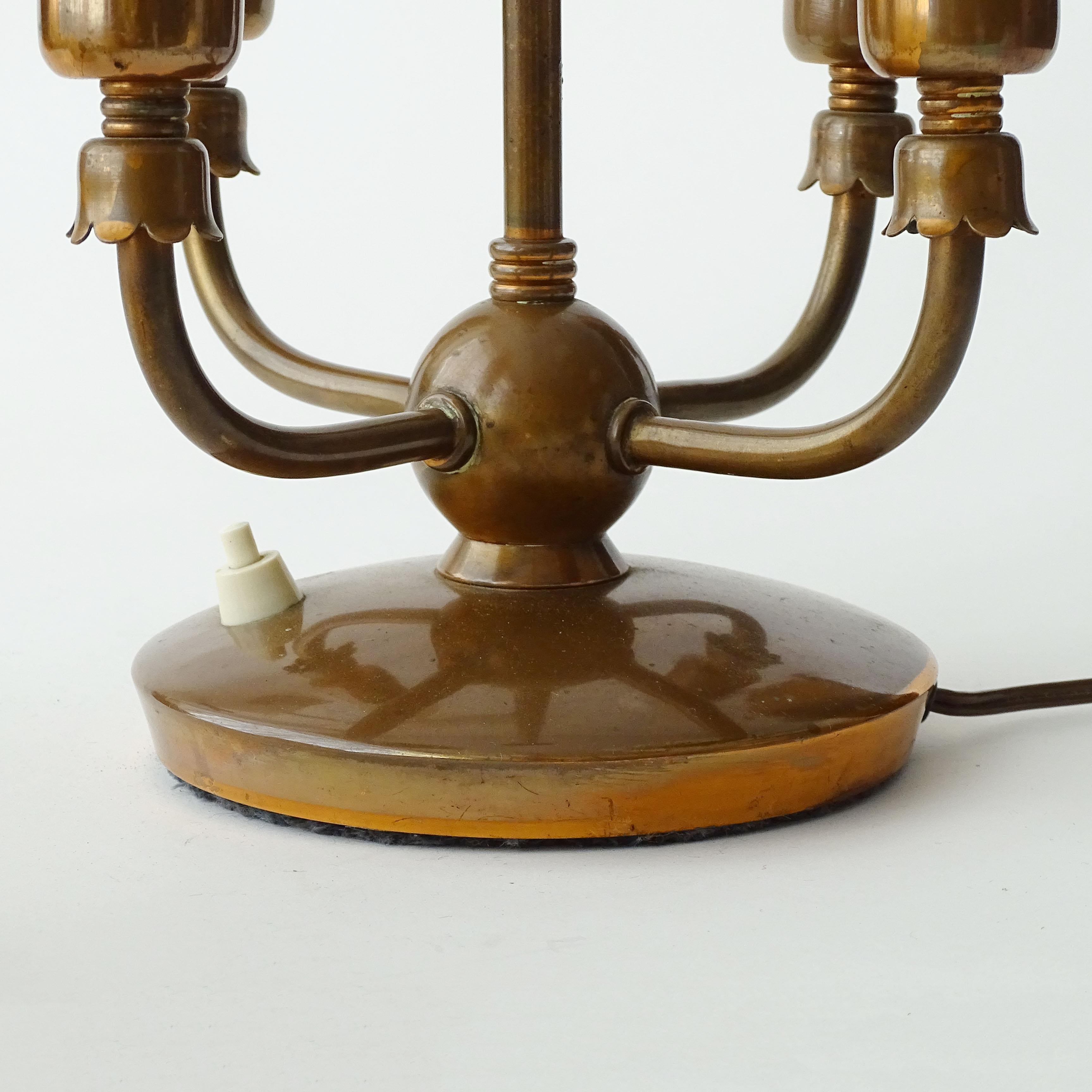 Italienische 1940er Vier Lights  Tischlampe aus Kupfer im Angebot 2