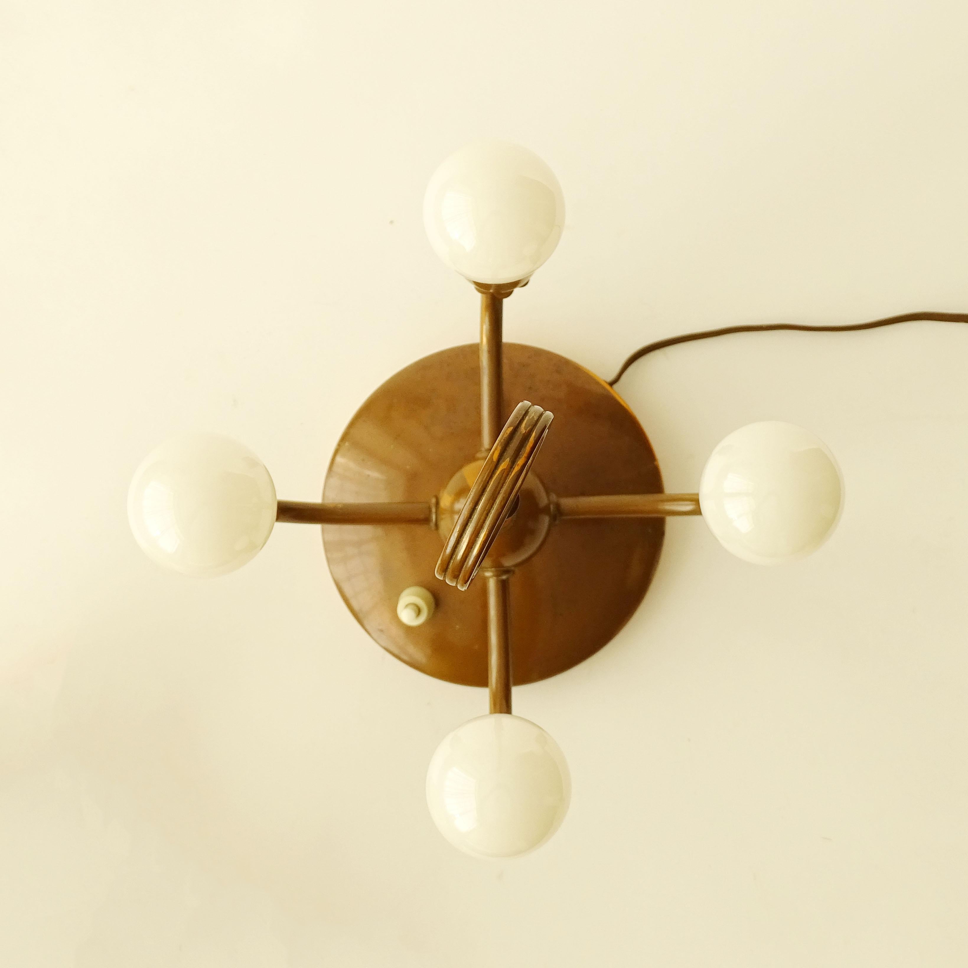 Italienische 1940er Vier Lights  Tischlampe aus Kupfer im Angebot 4