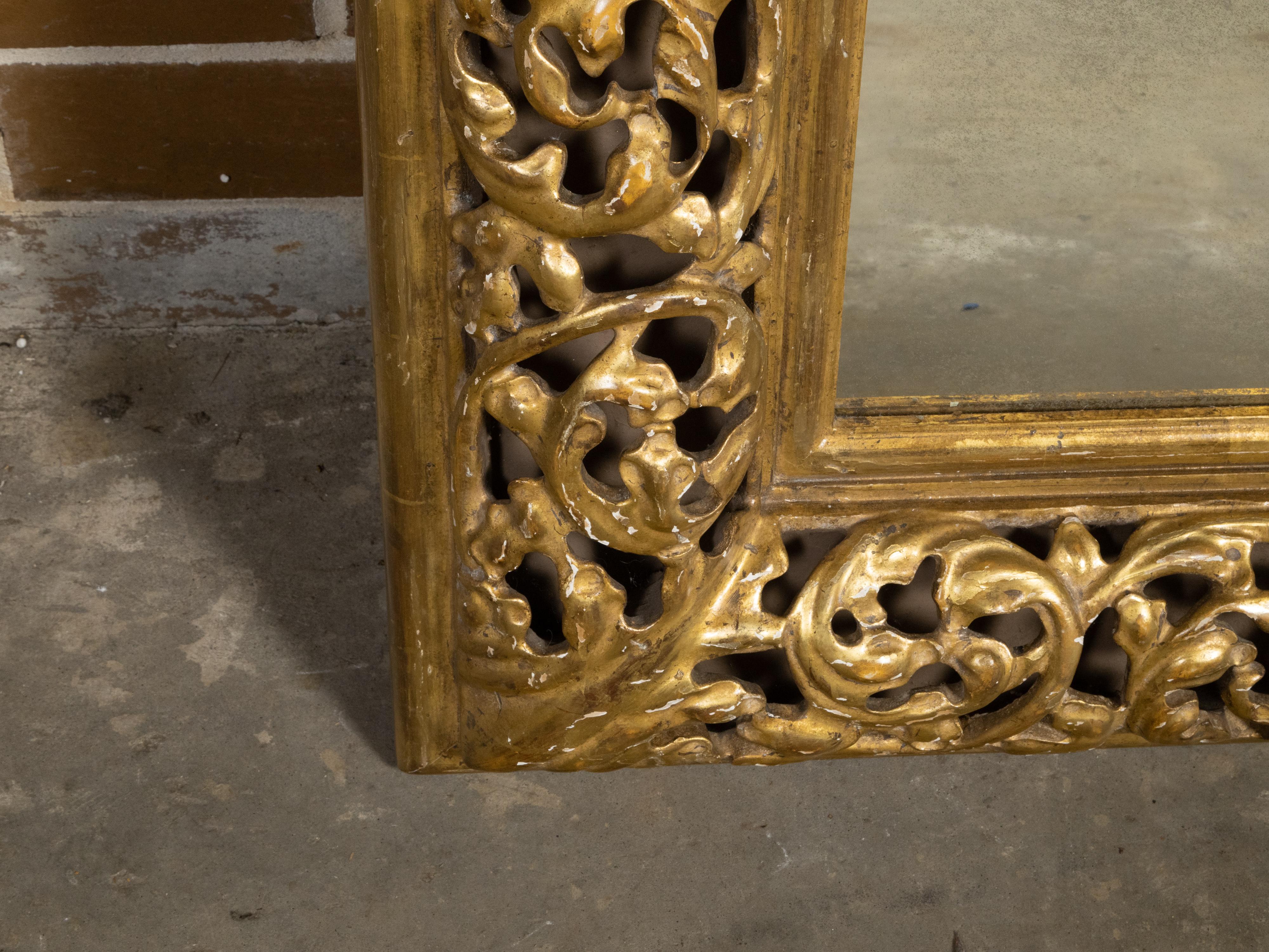 20th Century Italian 1940s Giltwood Mirror with Carved Scrolling Foliage and Acanthus Leaves For Sale