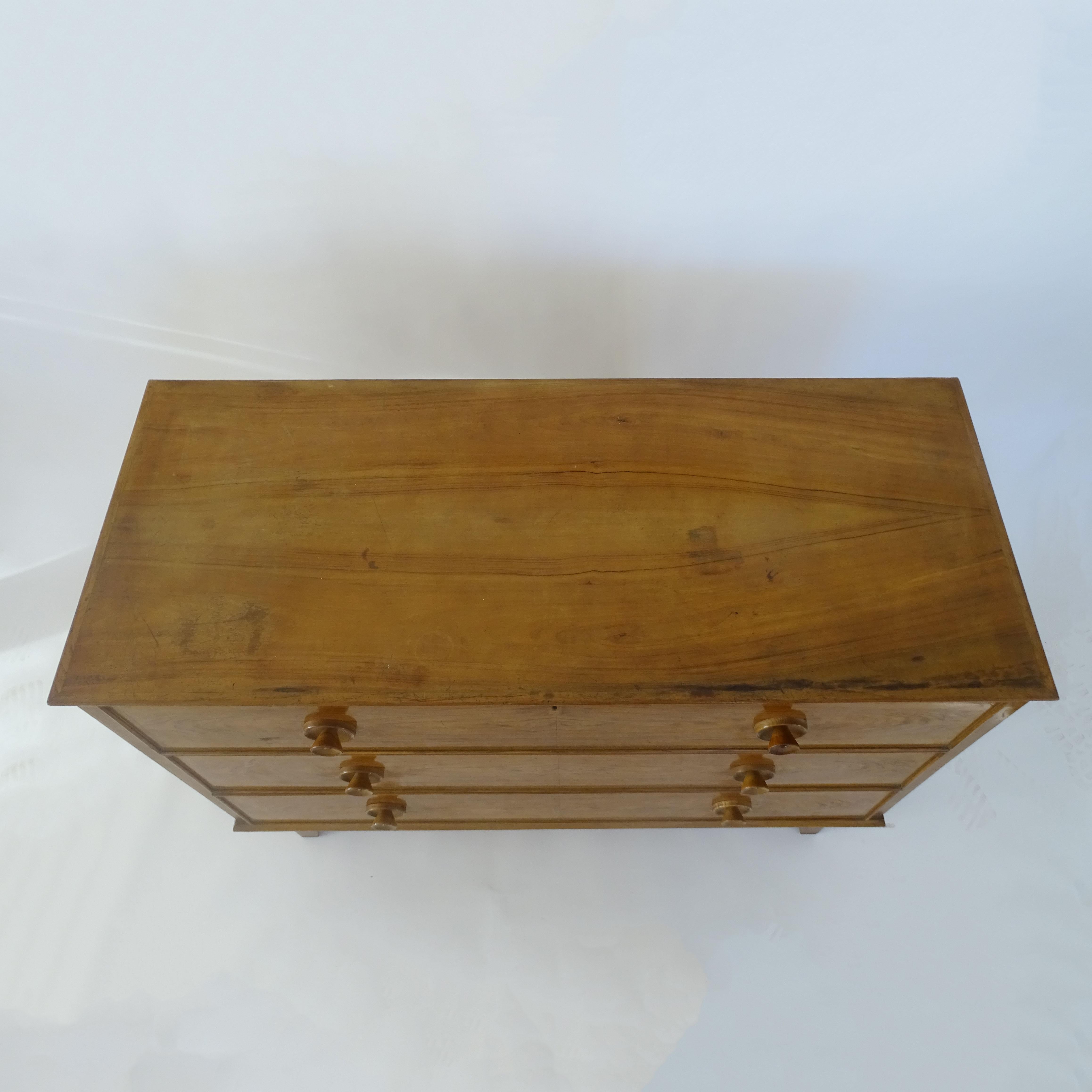 Italian 1940s Oak chest of drawers For Sale 1