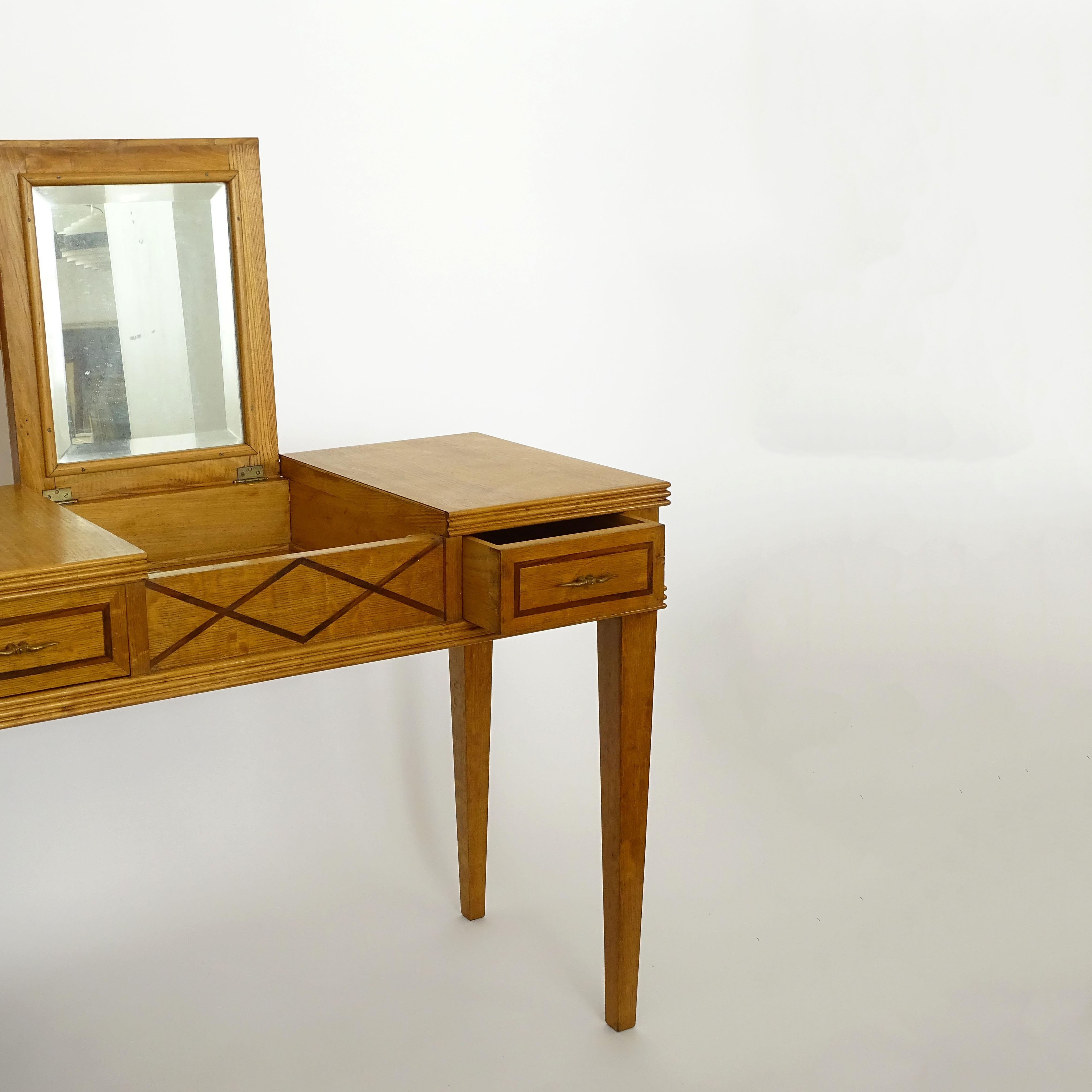 Ottone Vanità in legno di Oak del 1940 con due cassetti e specchio in vendita