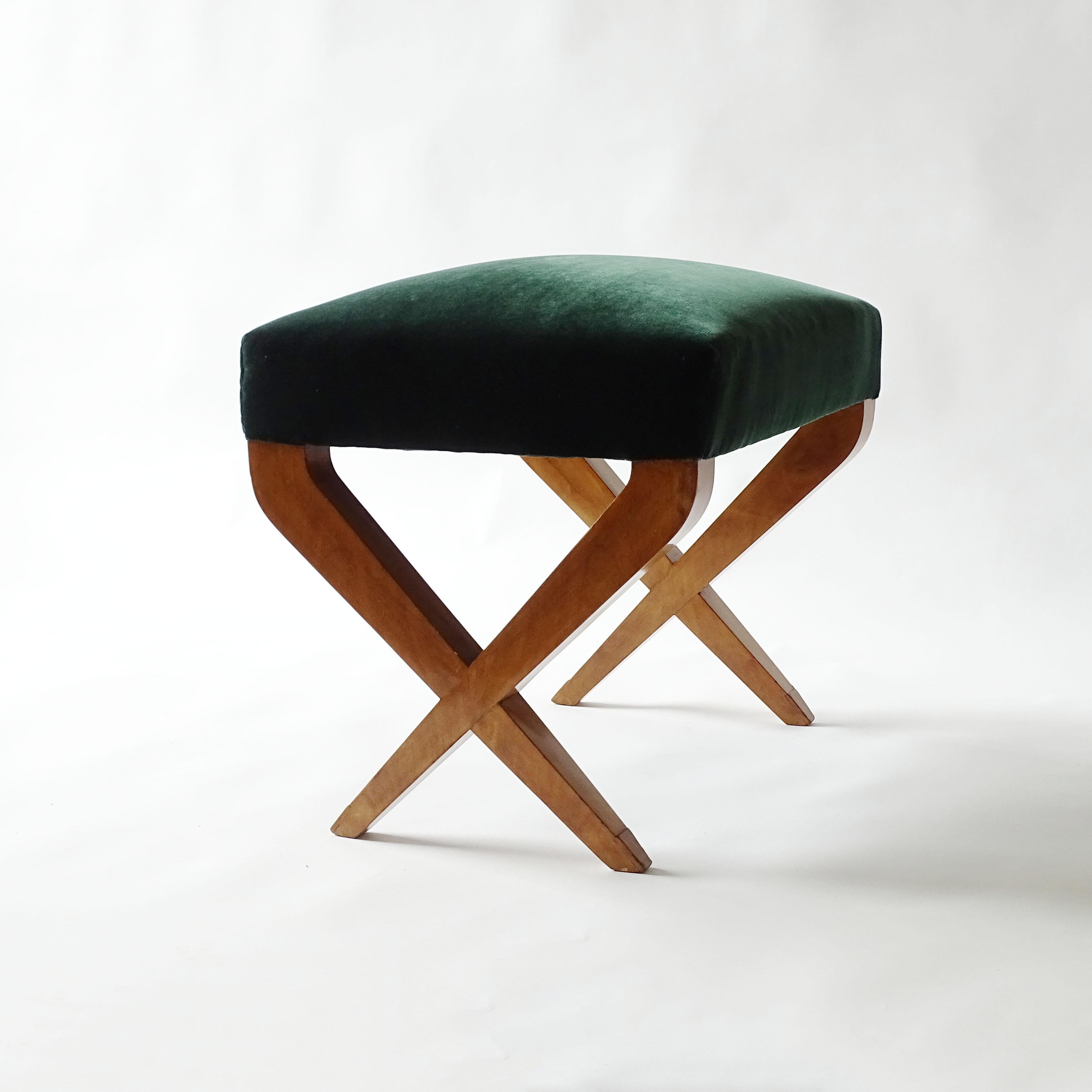 Italian 1940s Pair of Cross-Legged Stools in Wood and Green Velvet 2
