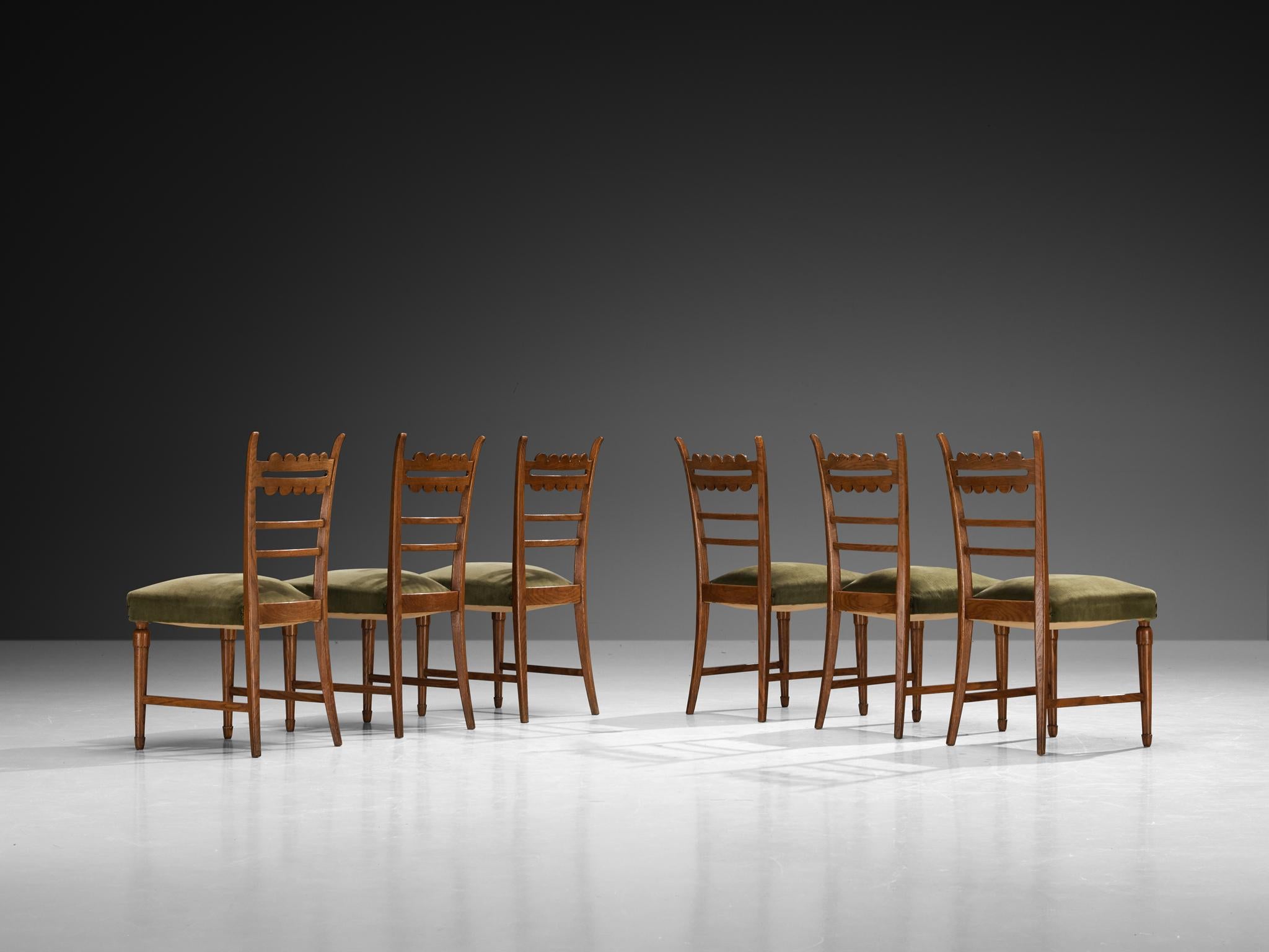 Italian 1940s Set of Six Dining Chairs in Solid Oak and Olive Green Velour For Sale 6