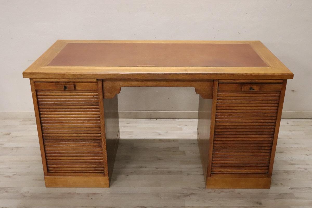 Mid-20th Century Italian 1940s Solid Oak Wood Writing Desk with Shutter Doors For Sale