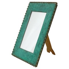 Marco italiano de latón verde de mesa de los años 40