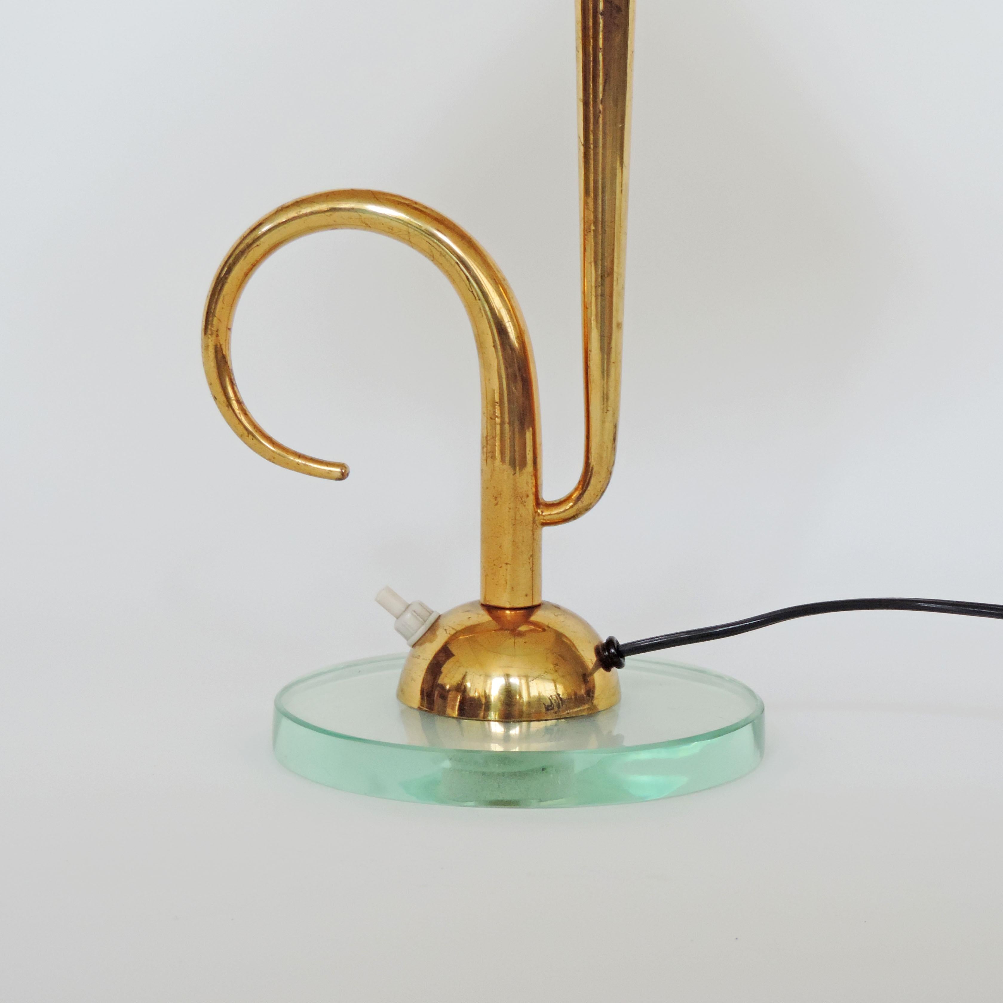 Mid-Century Modern Italian 1940s Table Lamp in Glass and Brass For Sale