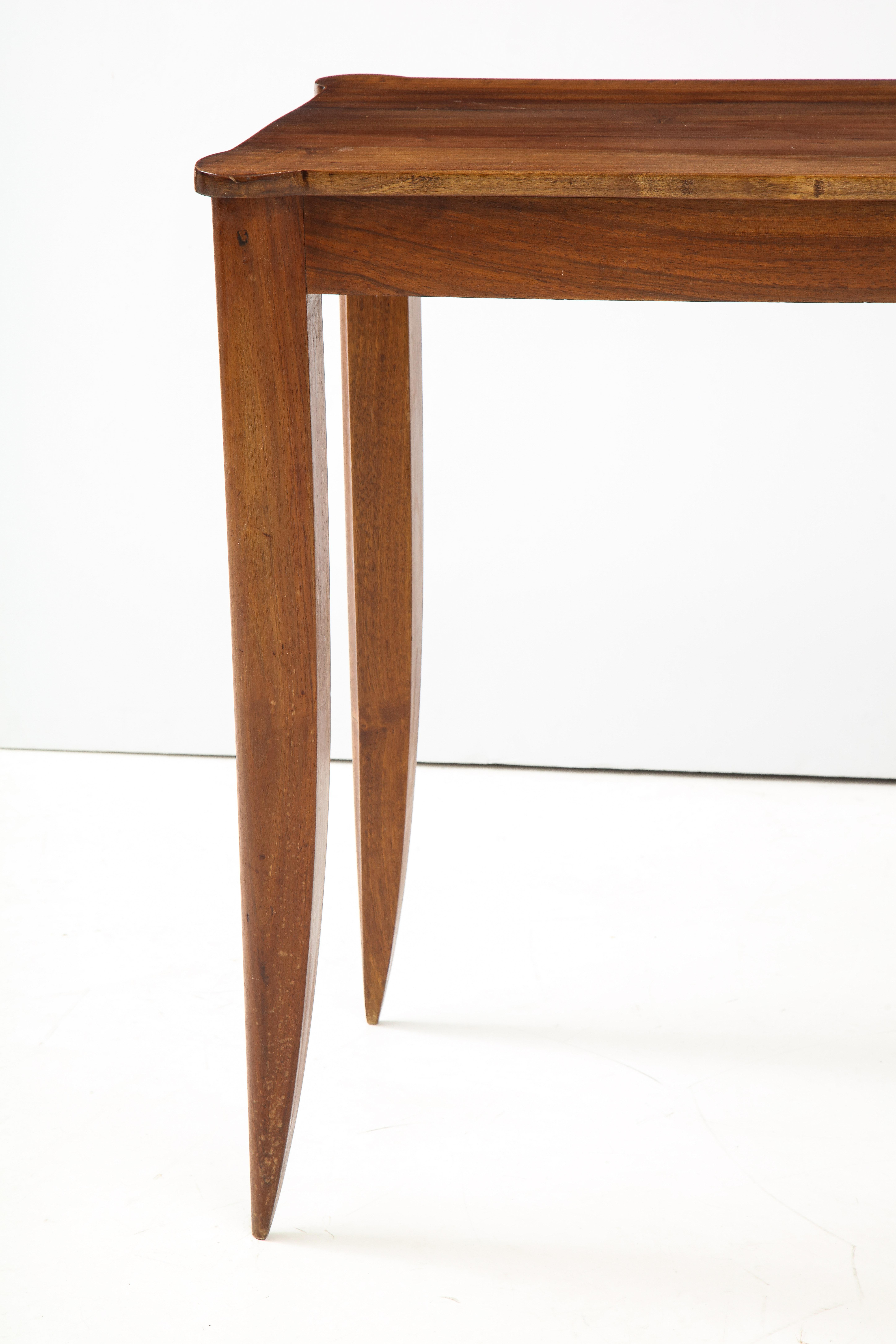 Italian 1940s Walnut Console Table In Good Condition In New York, NY