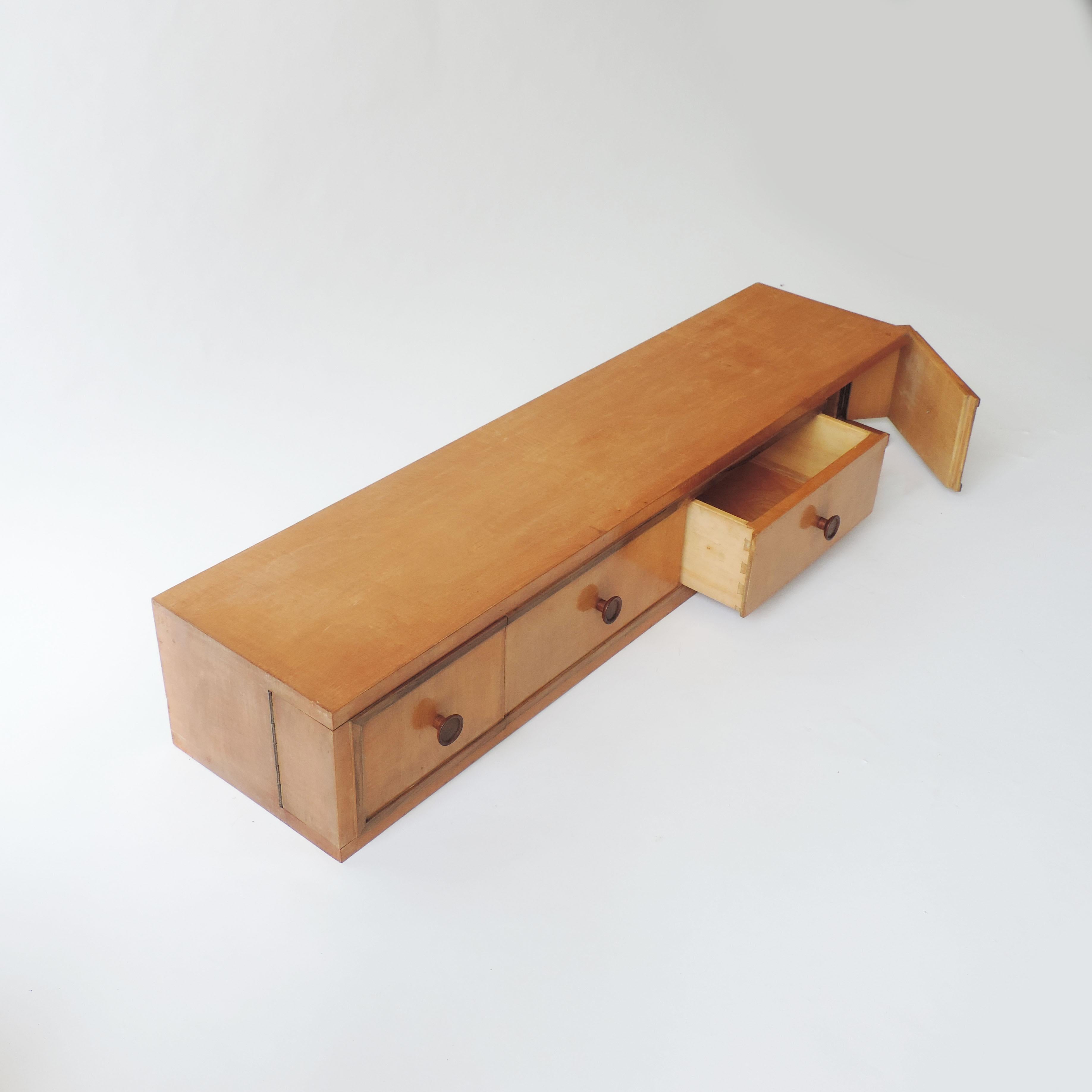 Italian 1940s Wooden Wall Mounted Console In Good Condition In Milan, IT