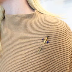 Italian 1950 Dagger Jabot Brooch in 18 Karat Yellow Gold with Lapis Lazuli