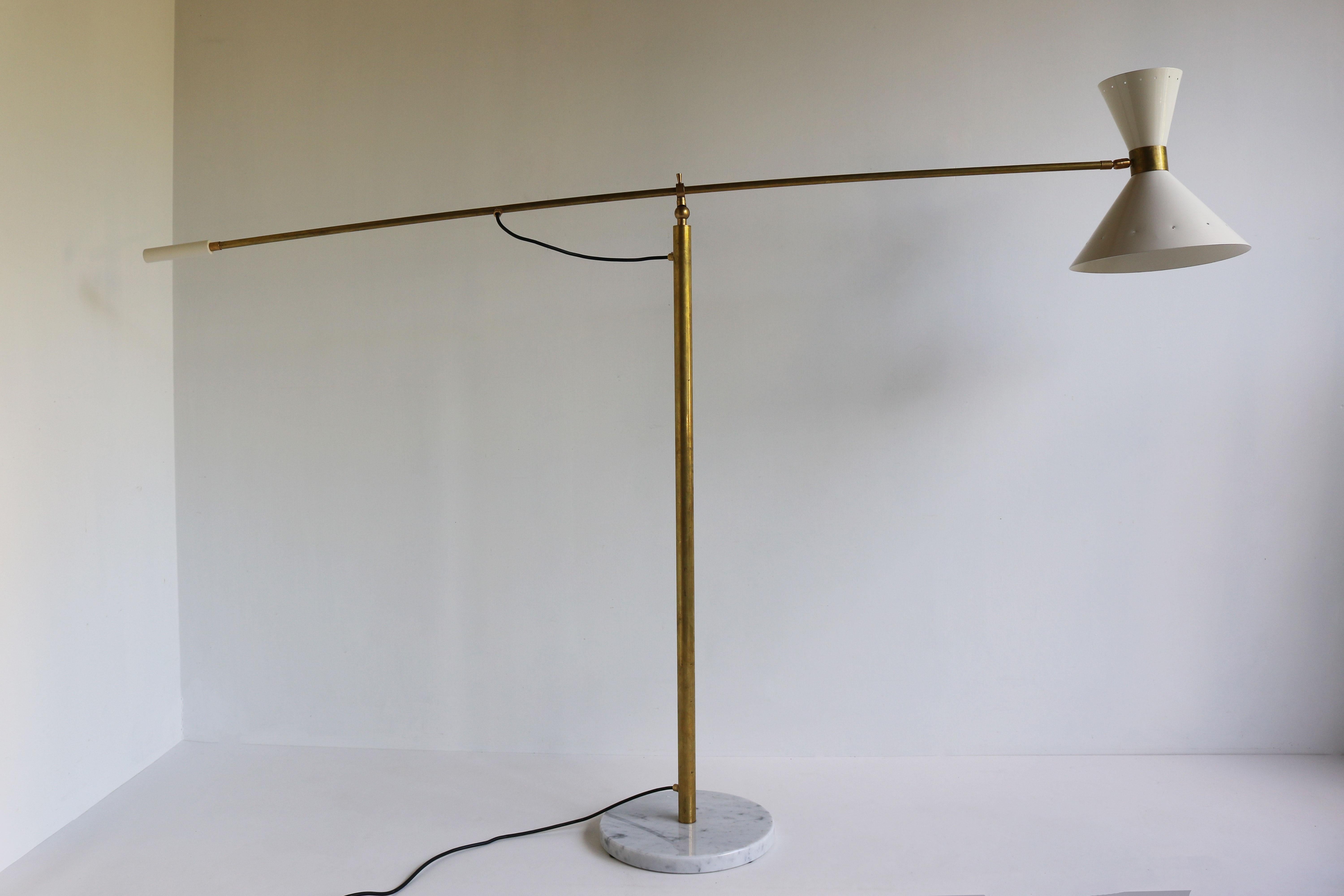 Italian 1950 Vintage Design Floor Lamp Brass with Carrara Marble Stilnovo Style In Good Condition For Sale In Ijzendijke, NL