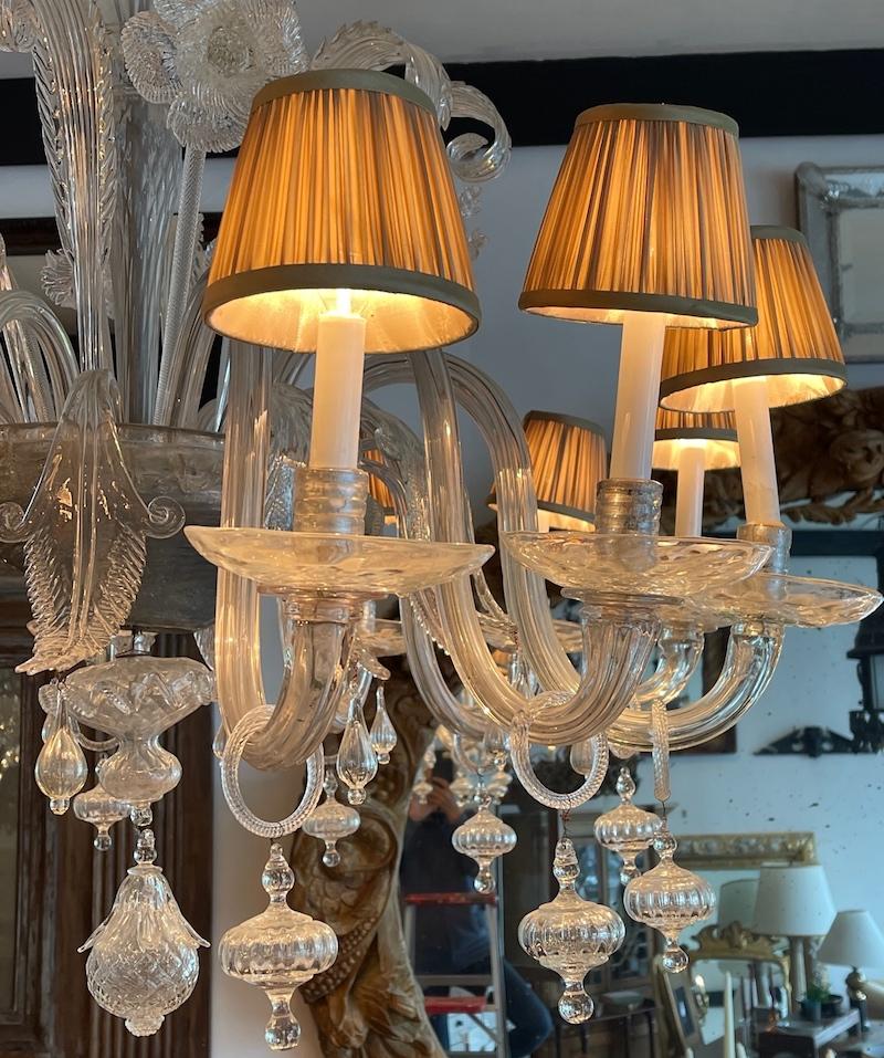 Italian 1950s 12 Arm Murano Transparent Glass Chandelier with Pleated Shades For Sale 7